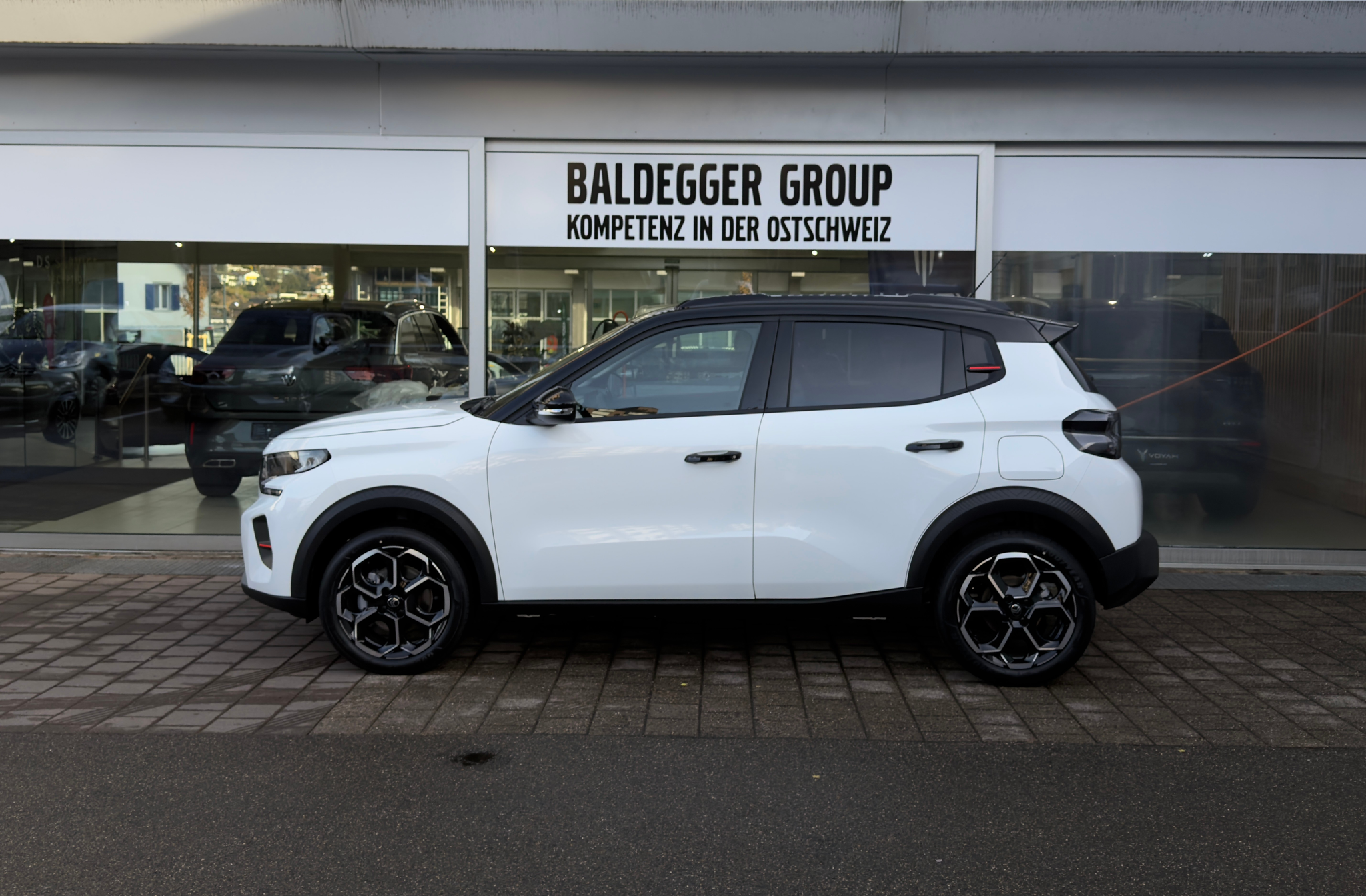 listing desktop thumbnail image 1