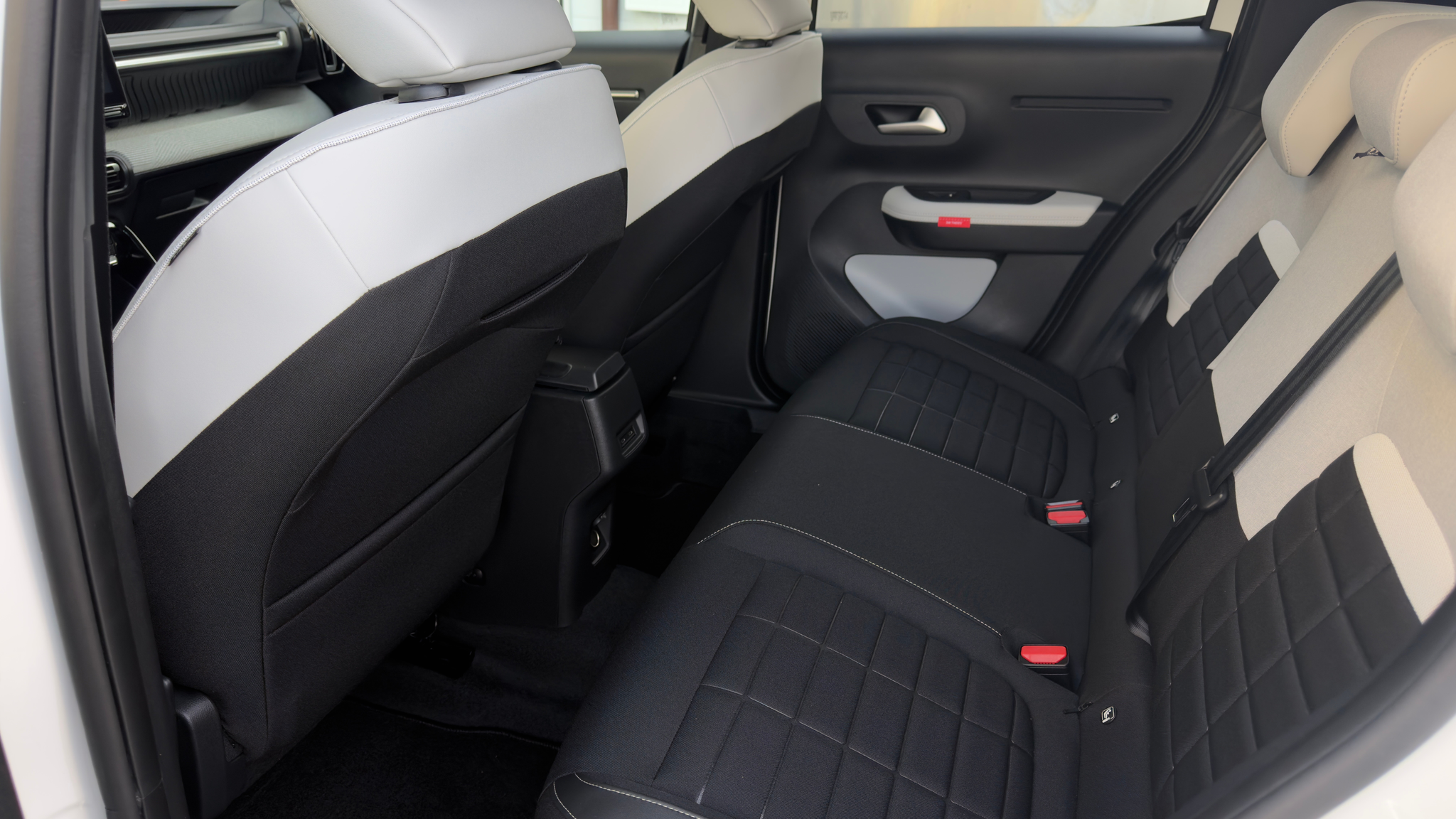 listing desktop thumbnail image 8