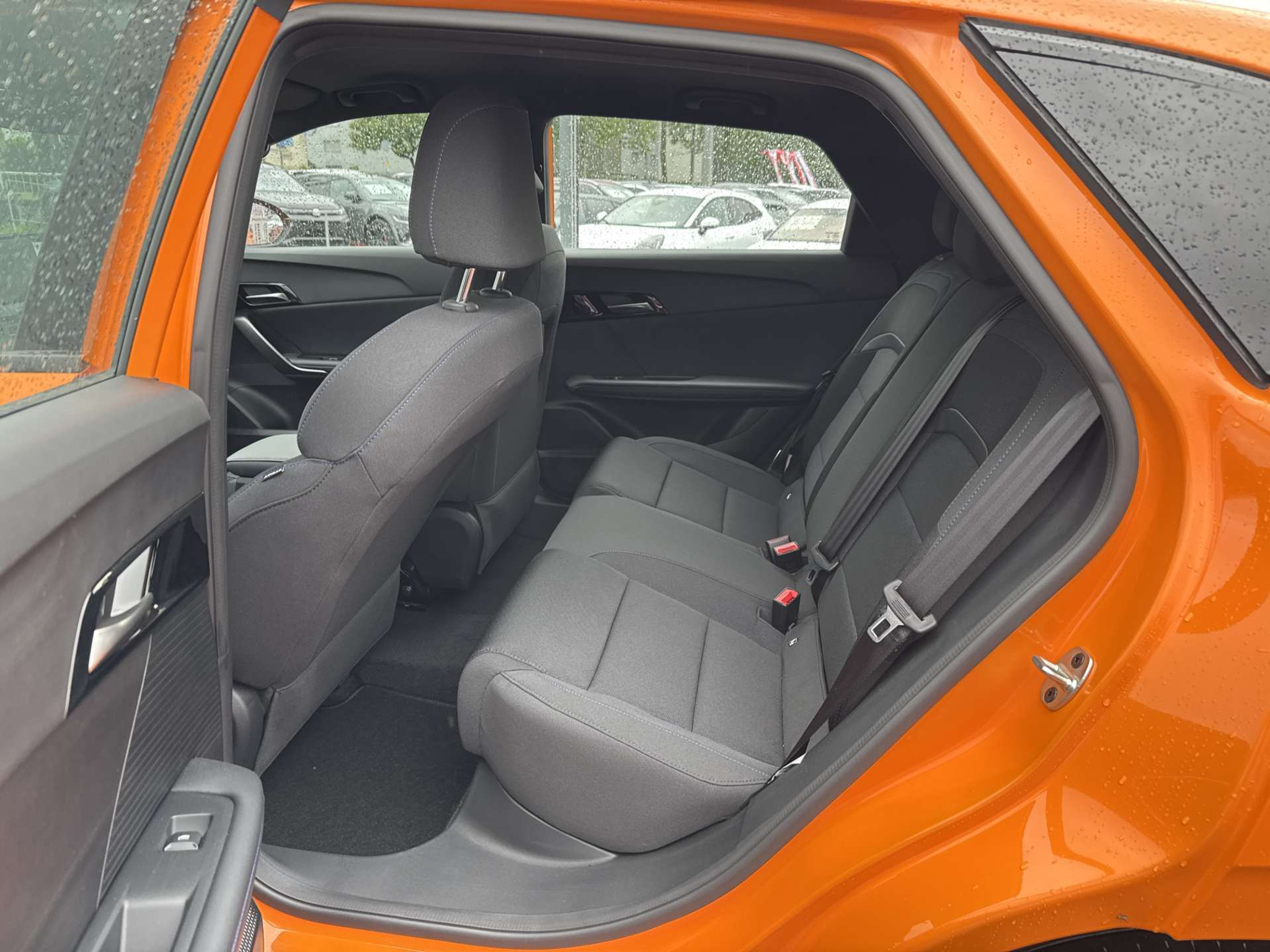 listing desktop thumbnail image 5