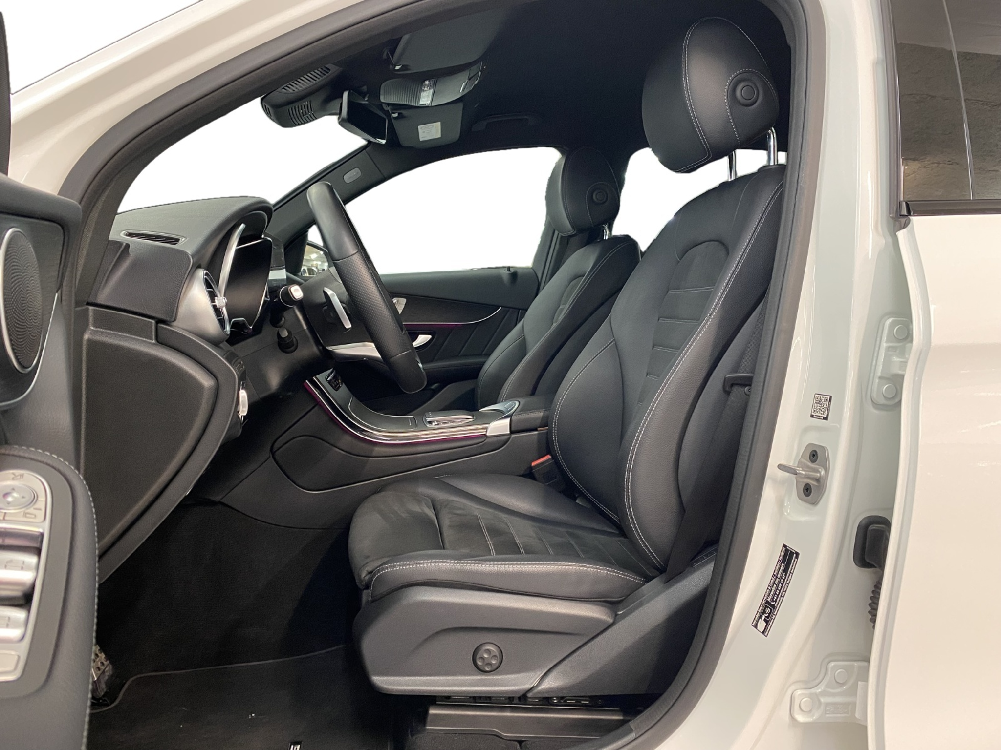 listing desktop thumbnail image 6