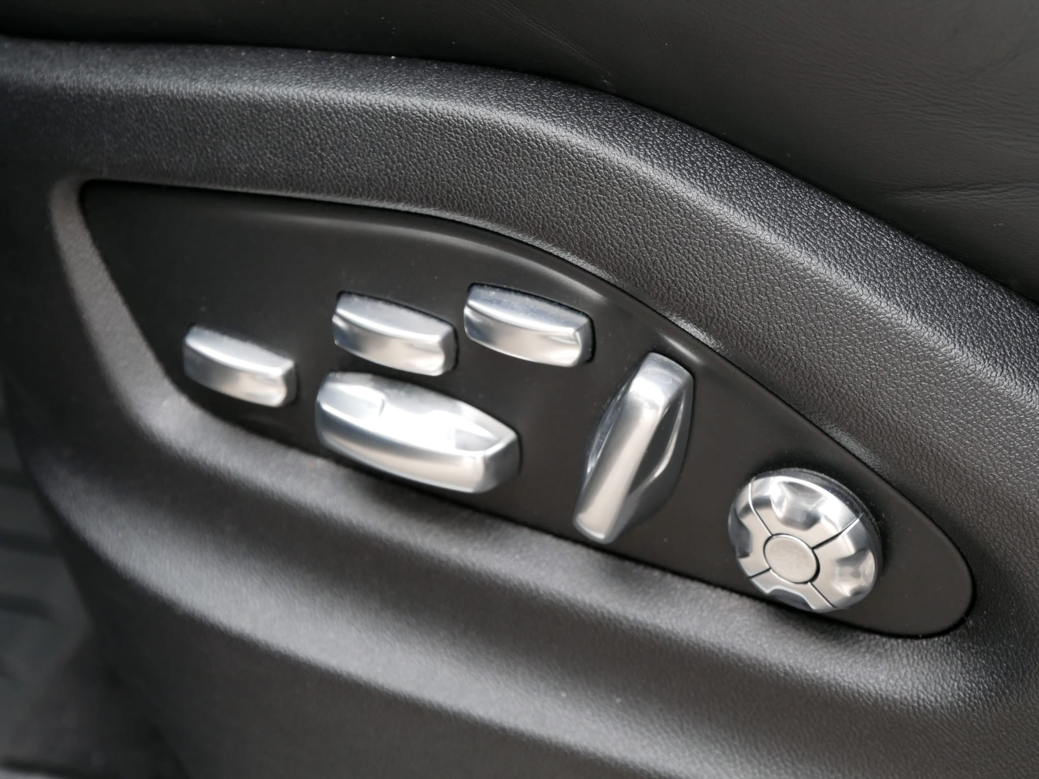 listing desktop thumbnail image 22