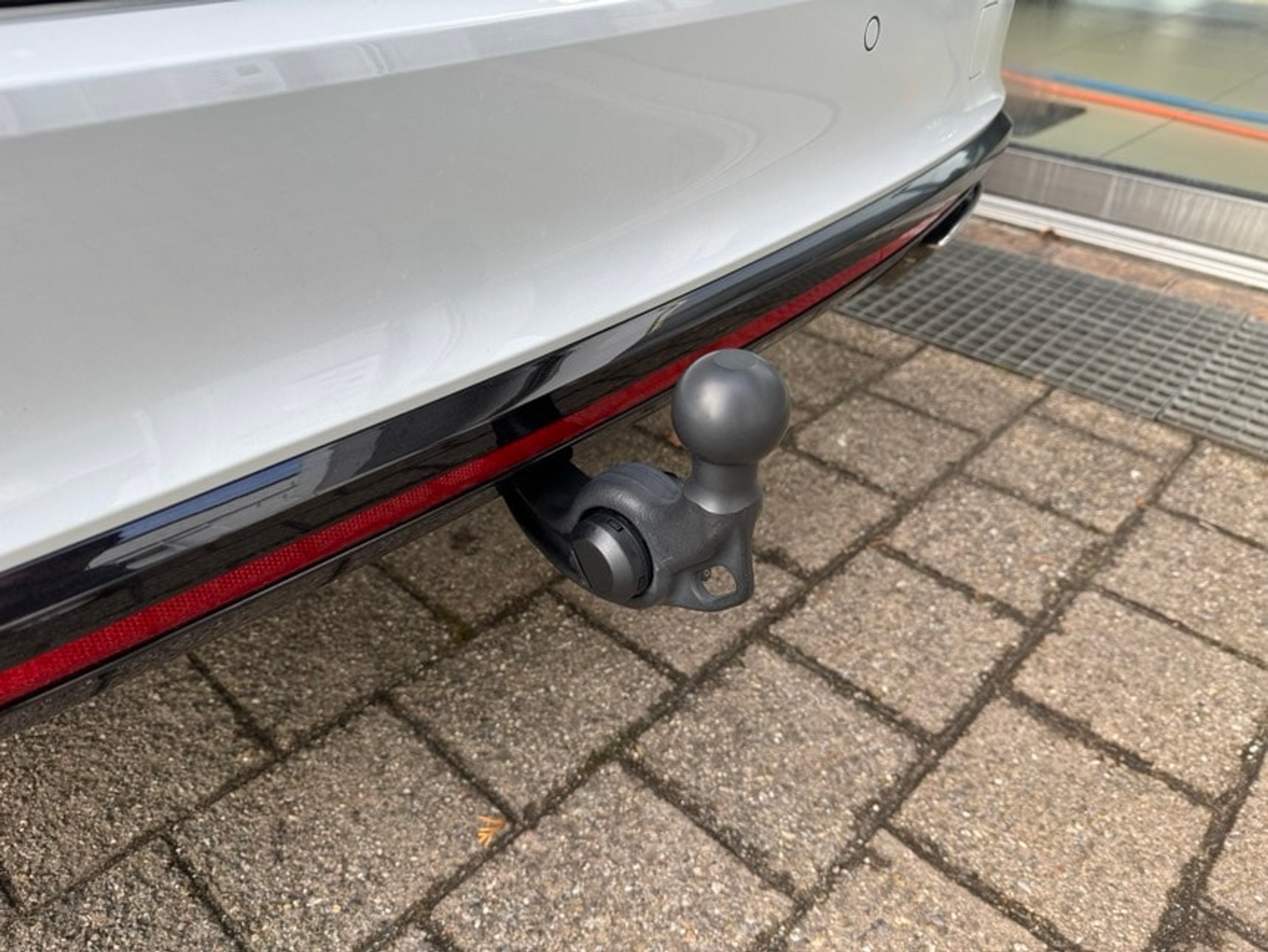 listing desktop thumbnail image 12