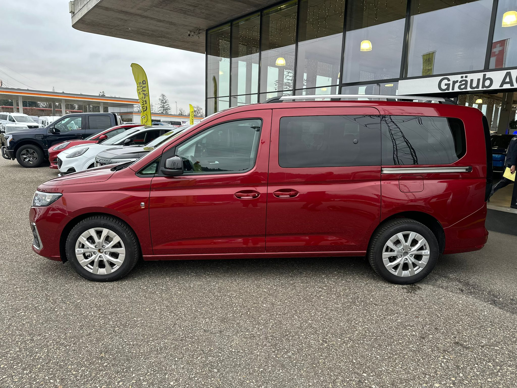 listing desktop thumbnail image 4