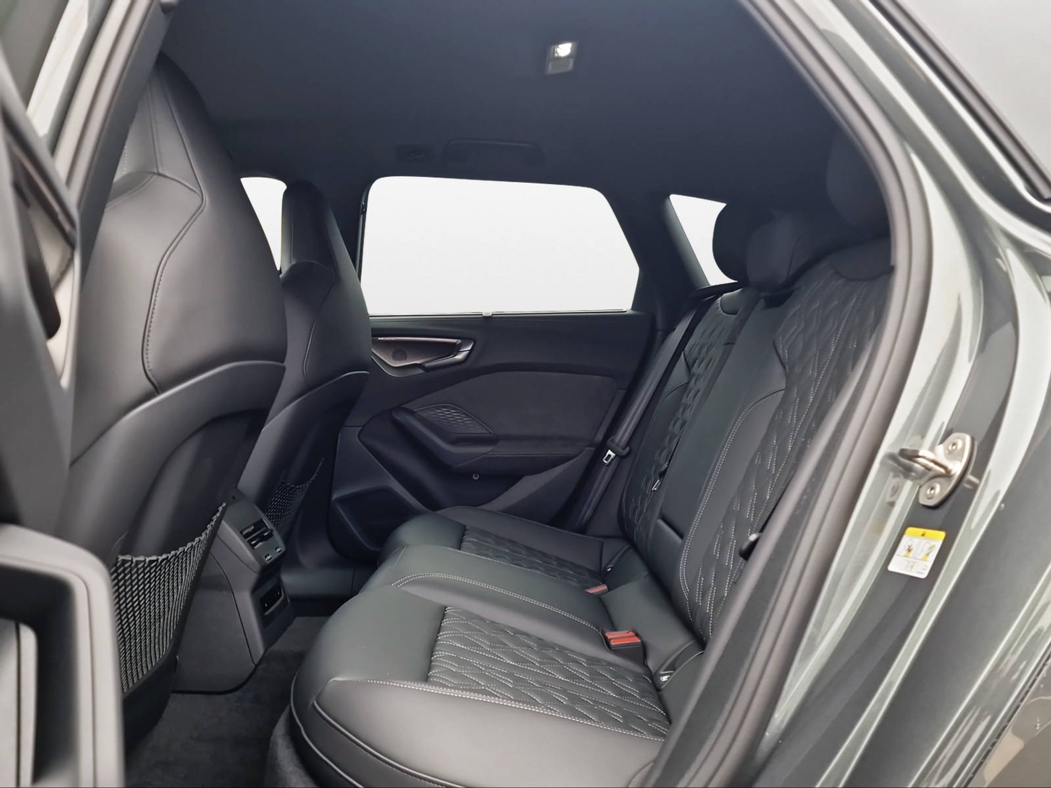 listing desktop thumbnail image 10