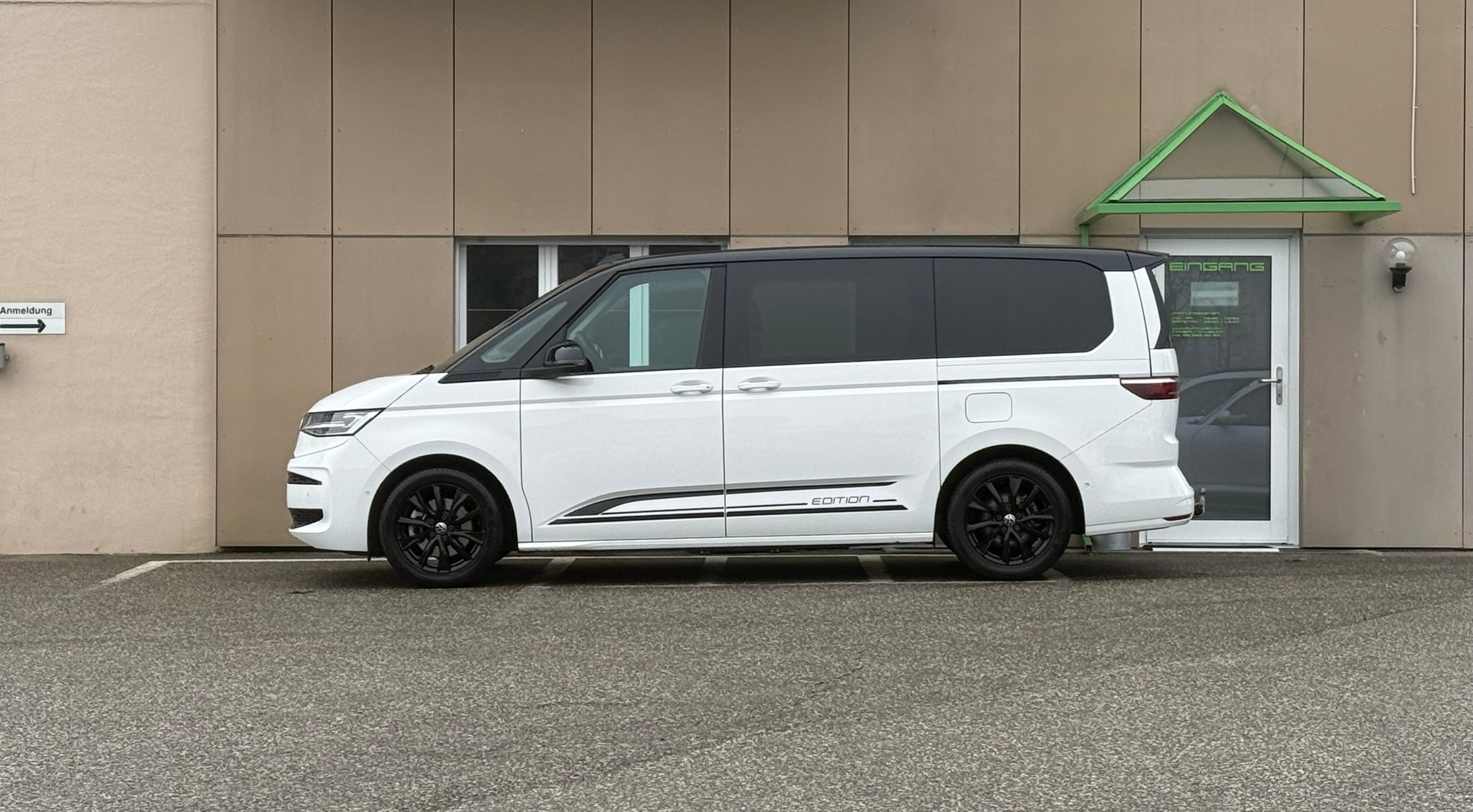 listing desktop thumbnail image 8