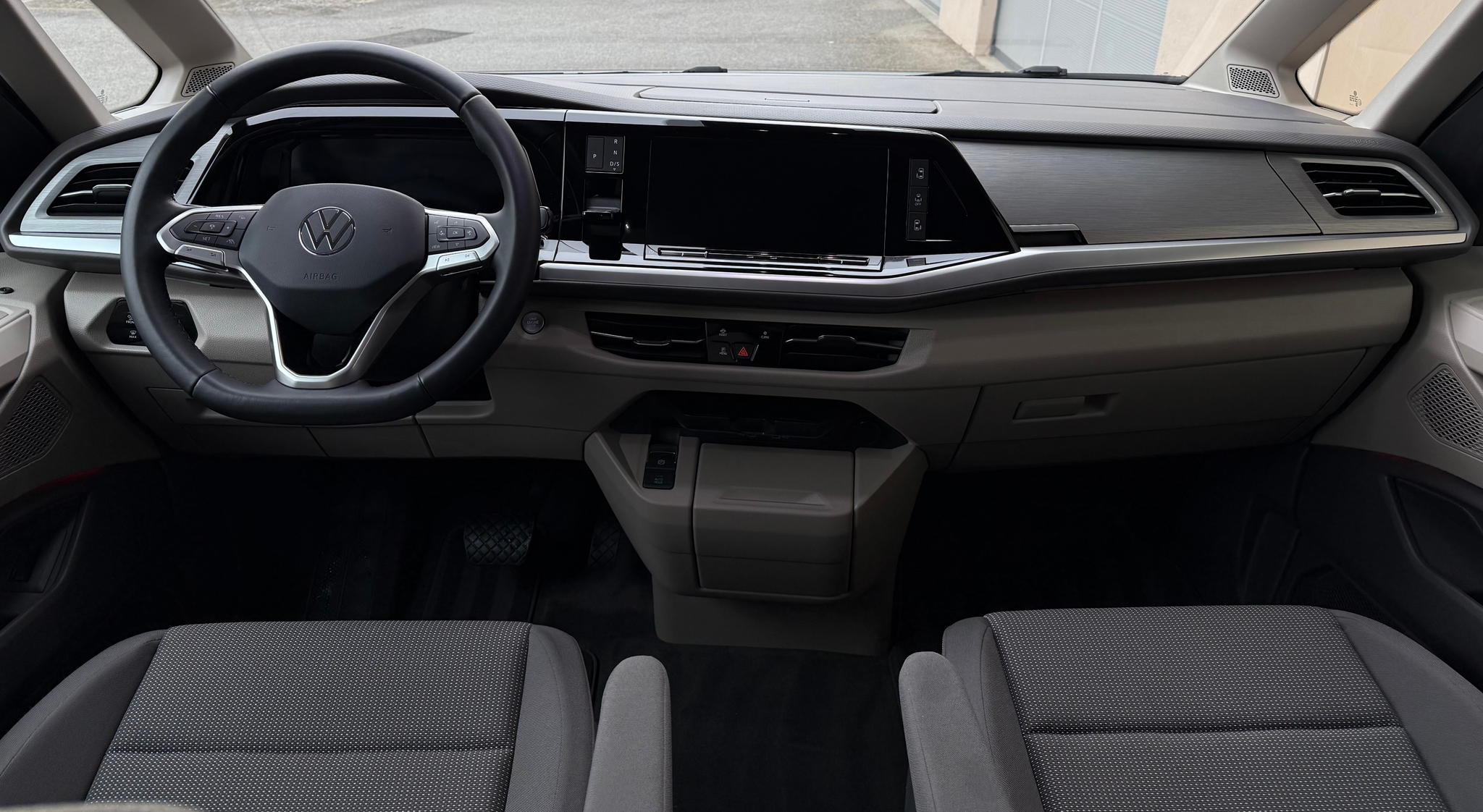 listing desktop thumbnail image 14