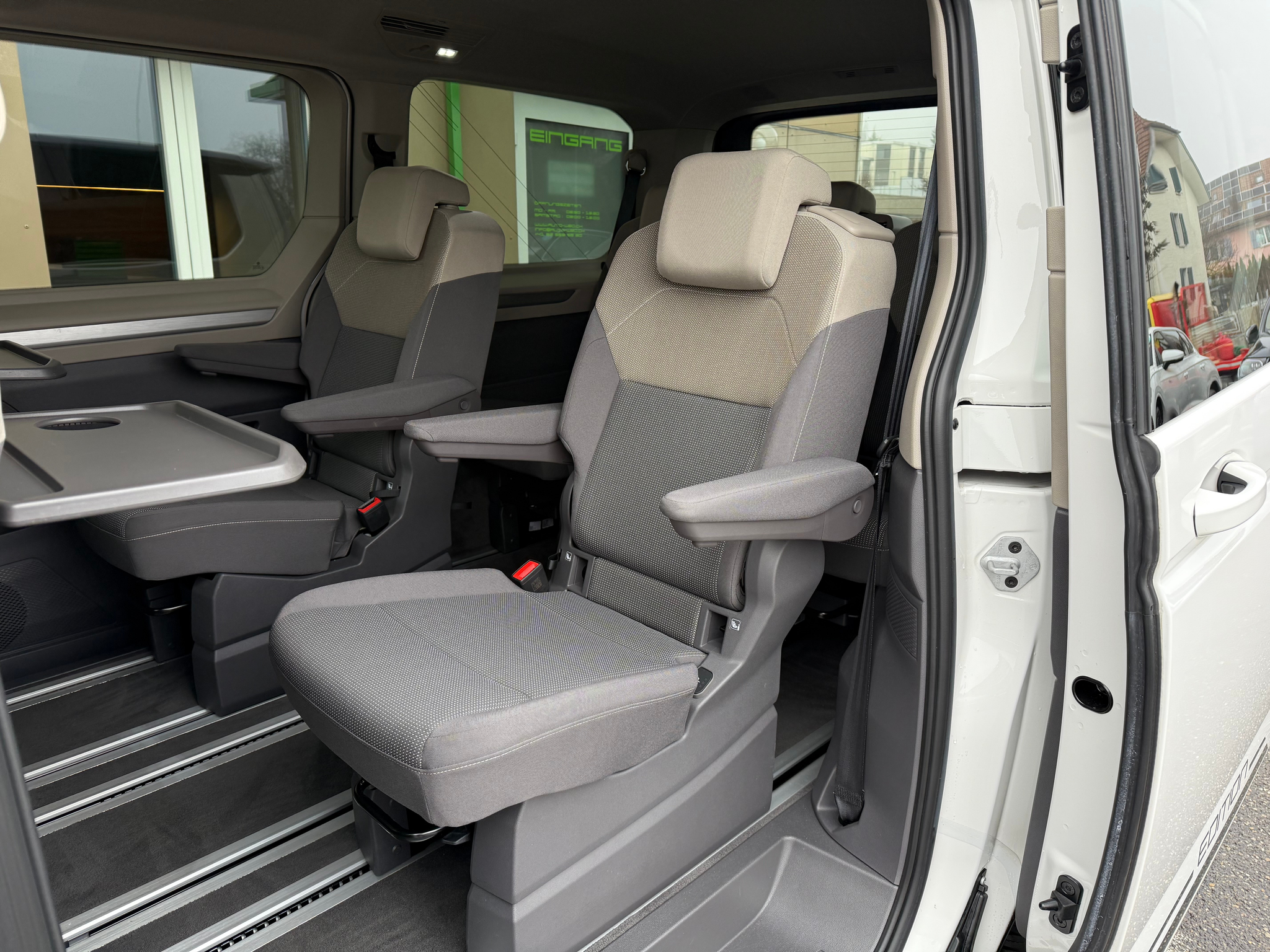 listing desktop thumbnail image 26