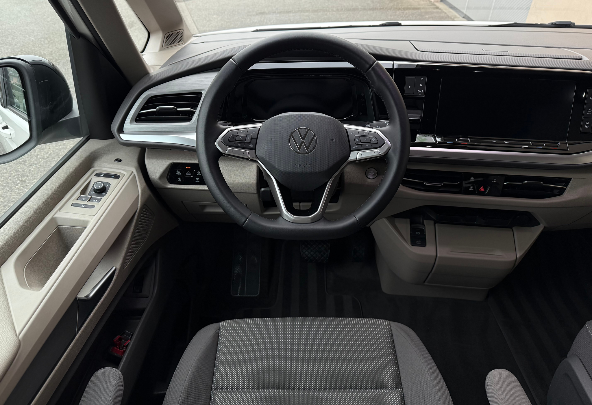 listing desktop thumbnail image 15