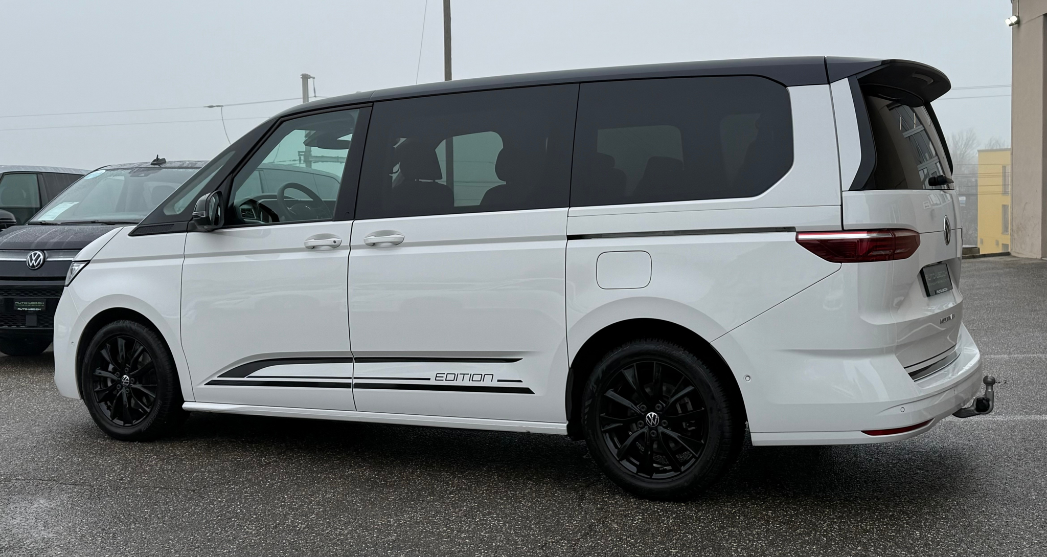 listing desktop thumbnail image 7