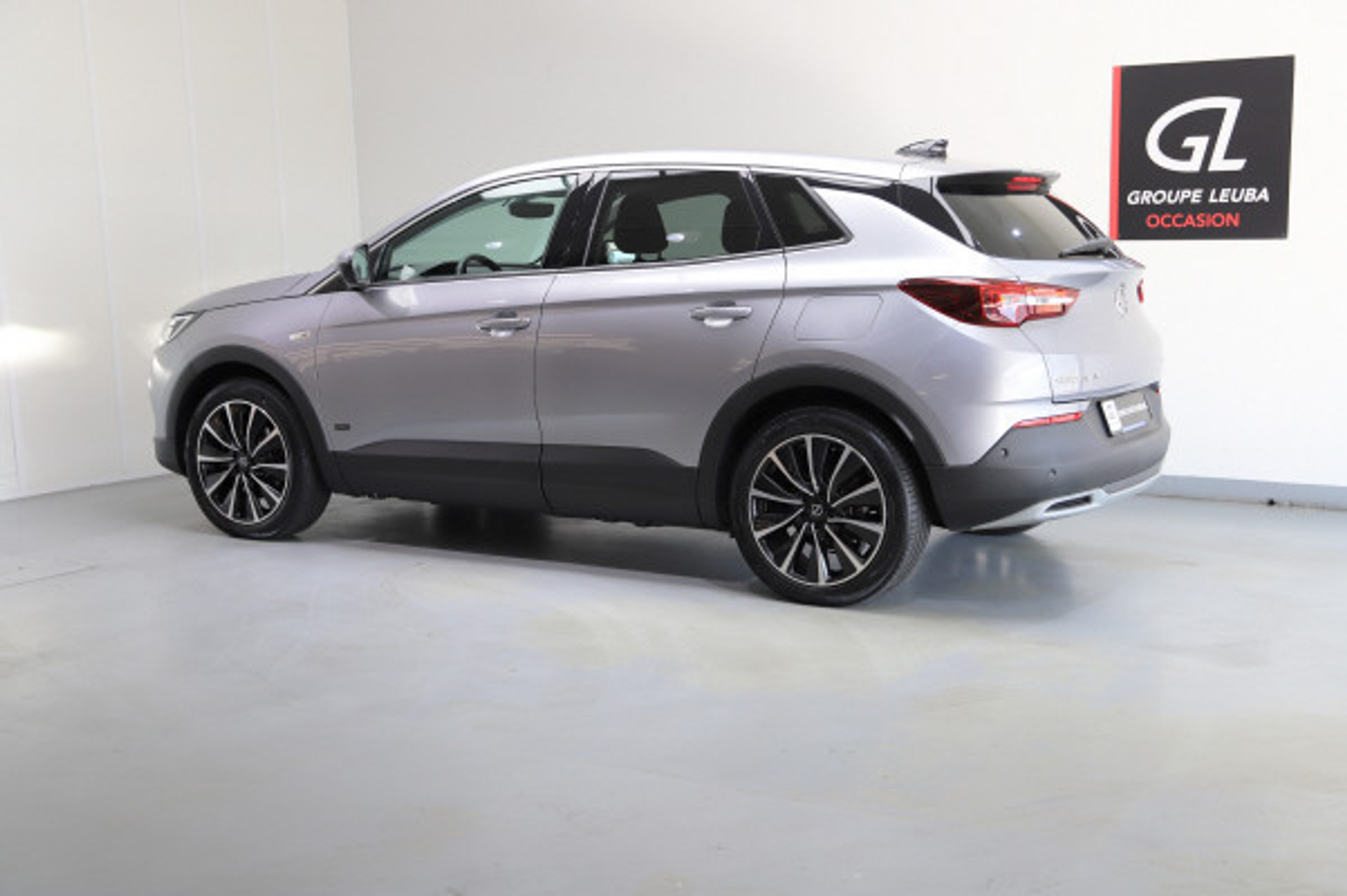 listing desktop thumbnail image 2