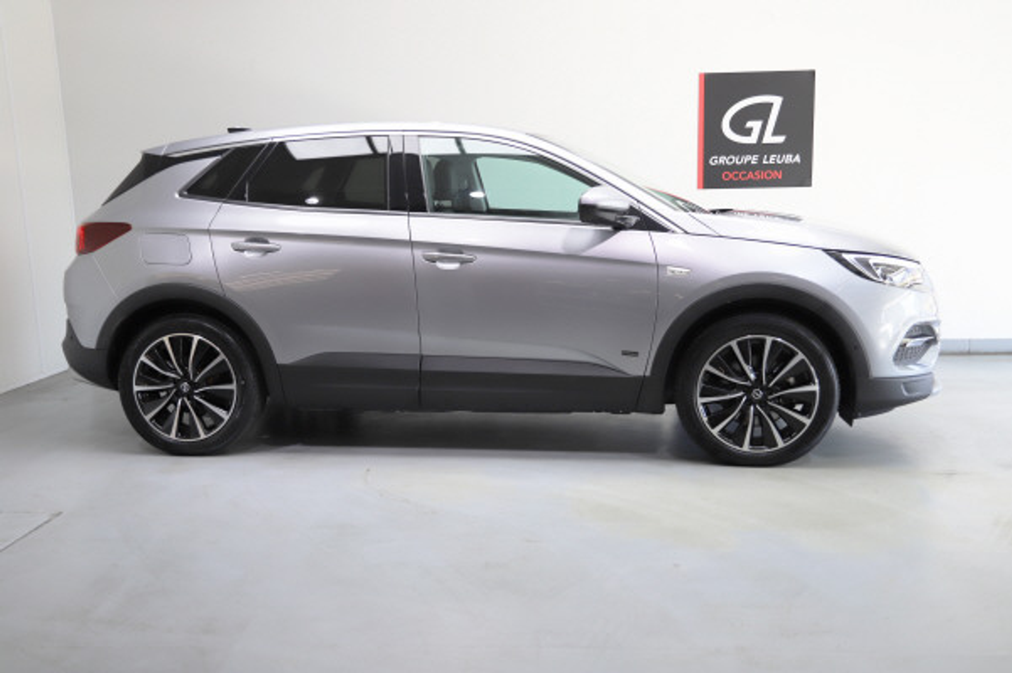 listing desktop thumbnail image 6