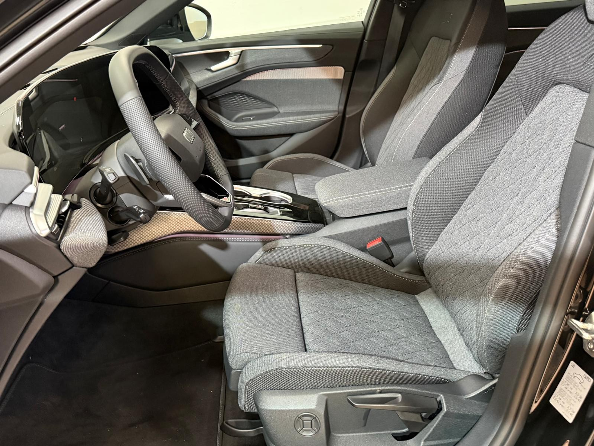 listing desktop thumbnail image 8