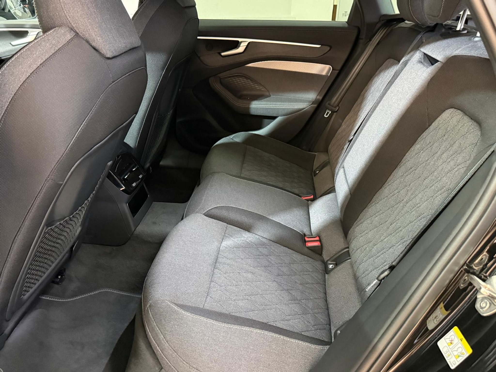 listing desktop thumbnail image 10