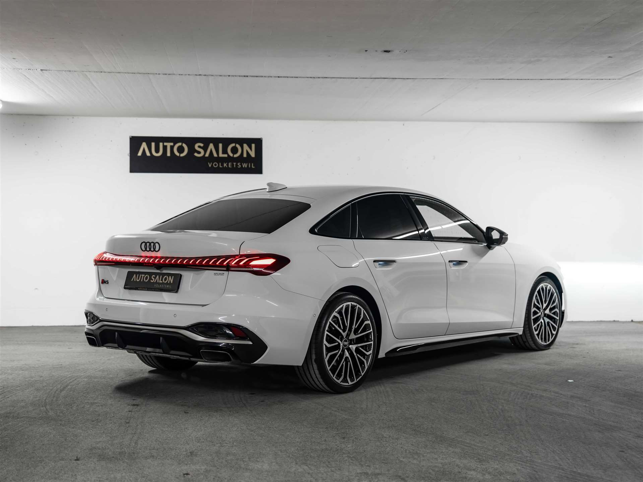 listing desktop thumbnail image 4