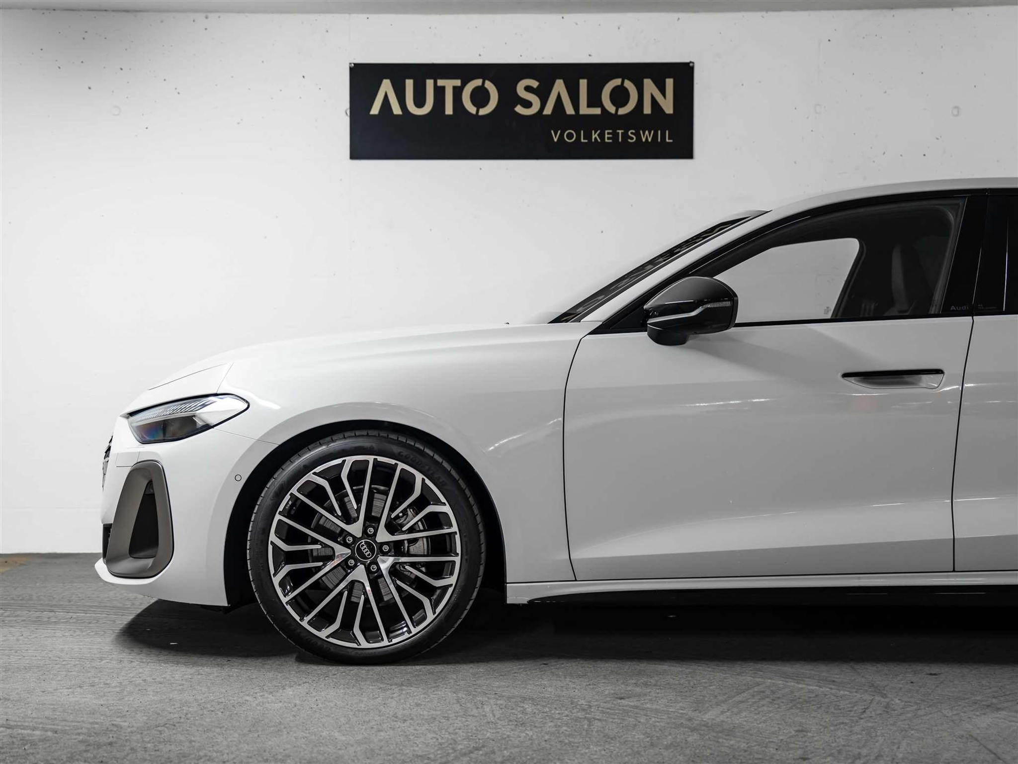 listing desktop thumbnail image 16