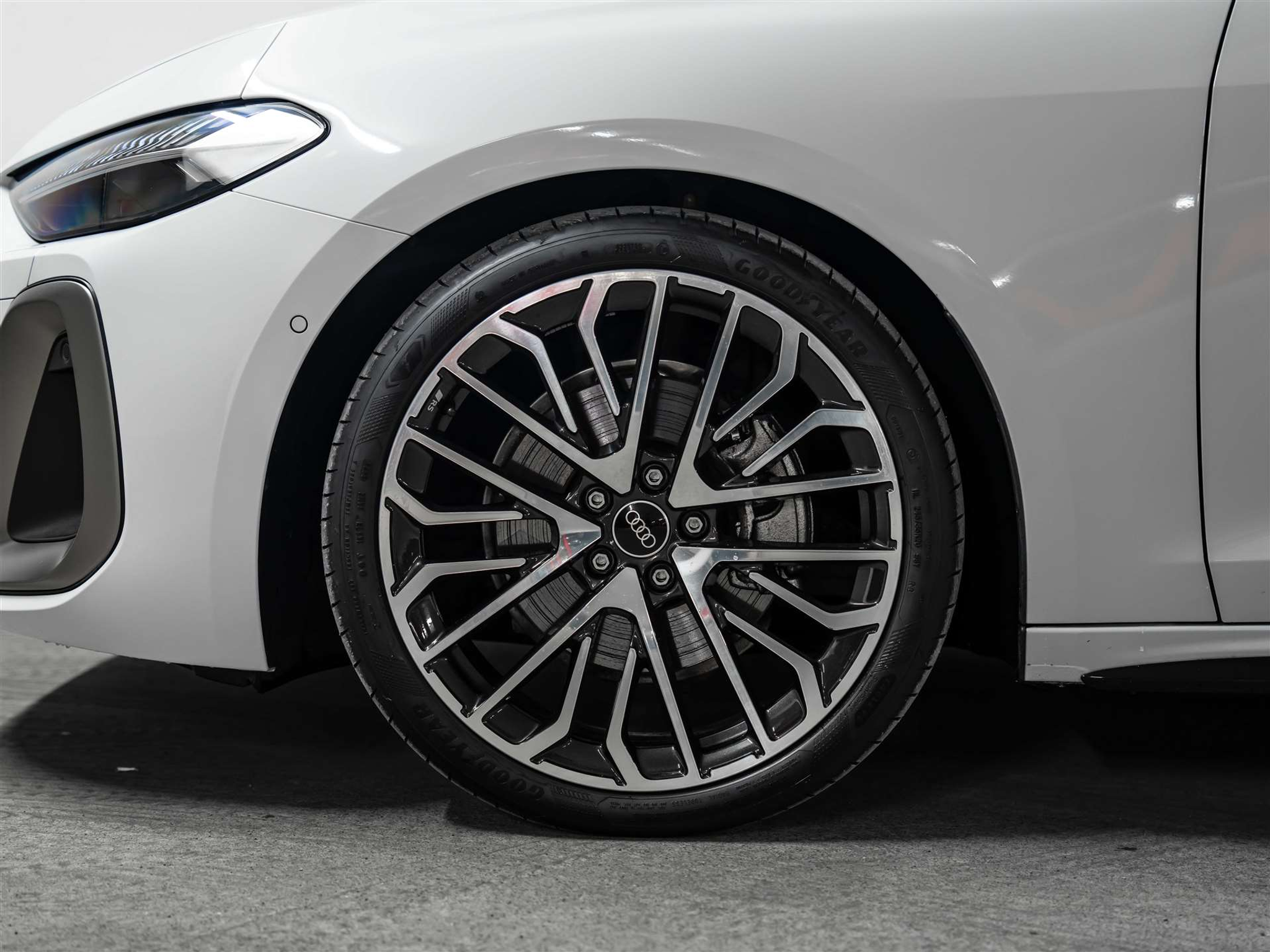 listing desktop thumbnail image 17