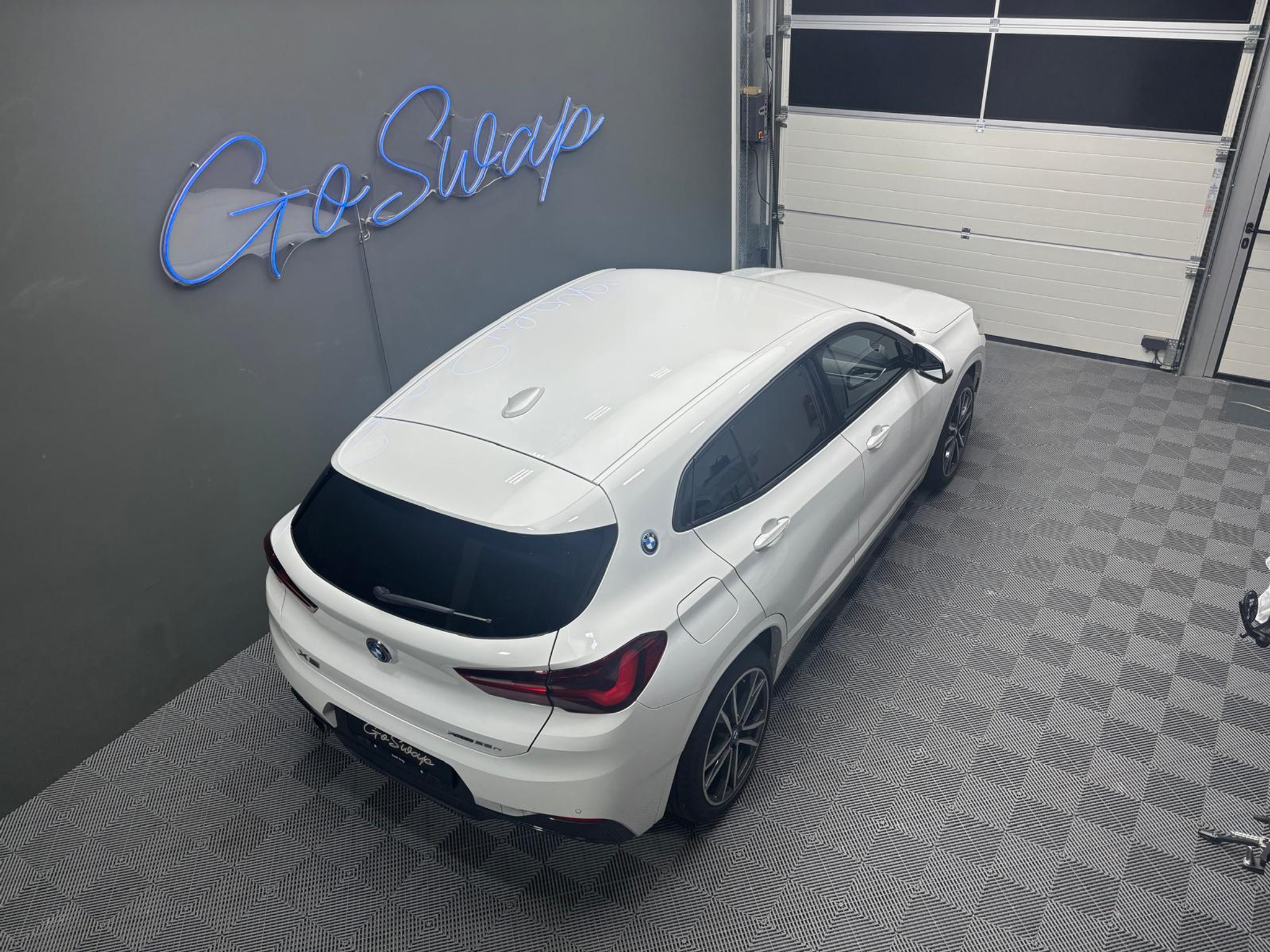 listing desktop thumbnail image 4