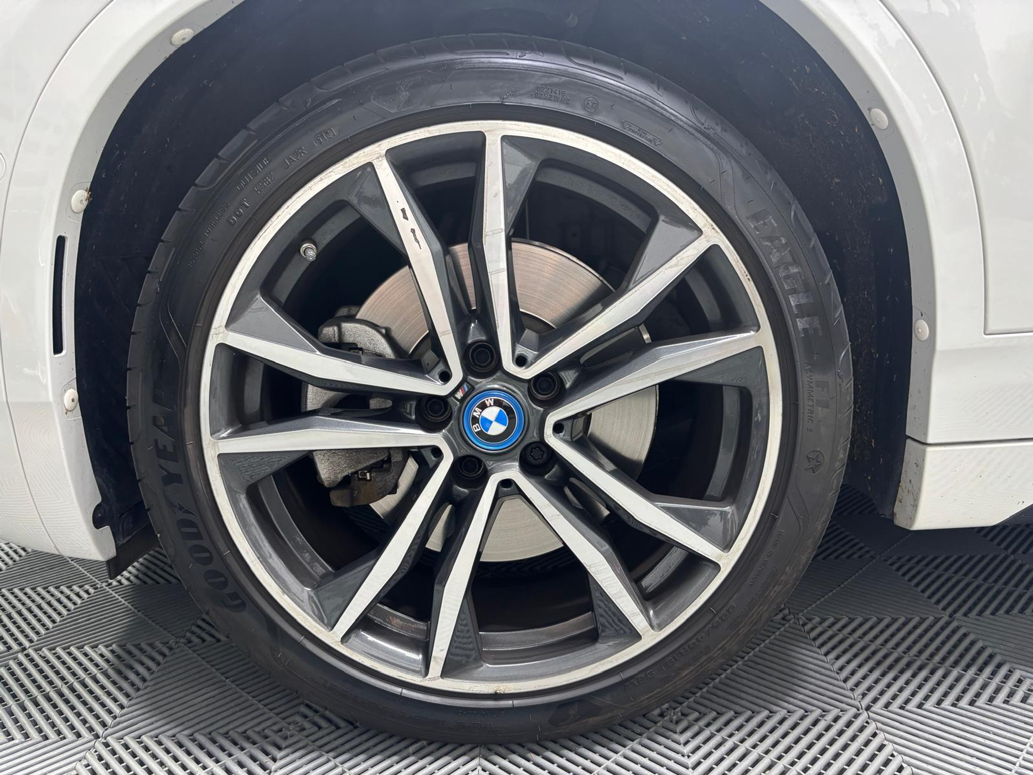 listing desktop thumbnail image 31