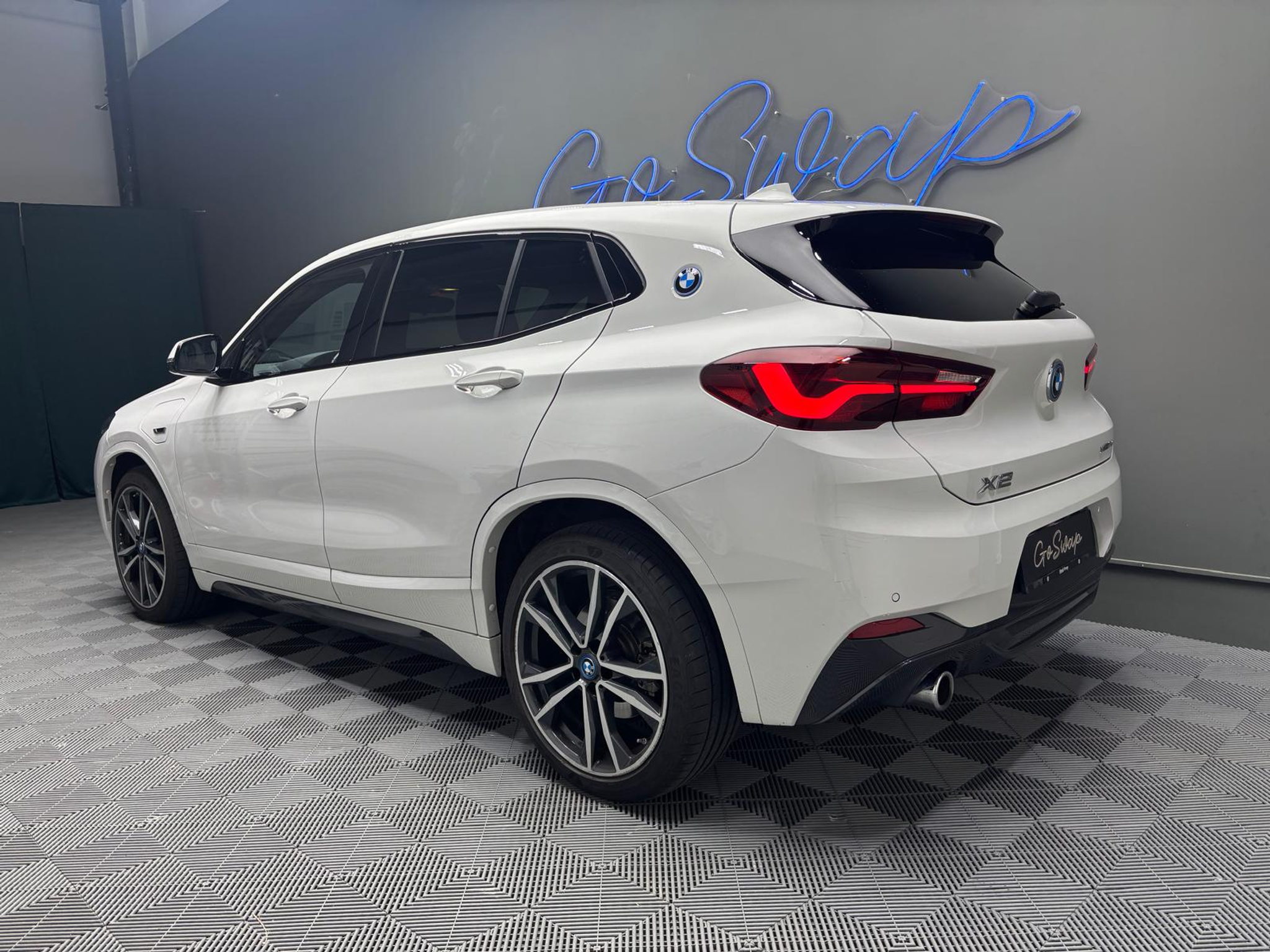 listing desktop thumbnail image 9