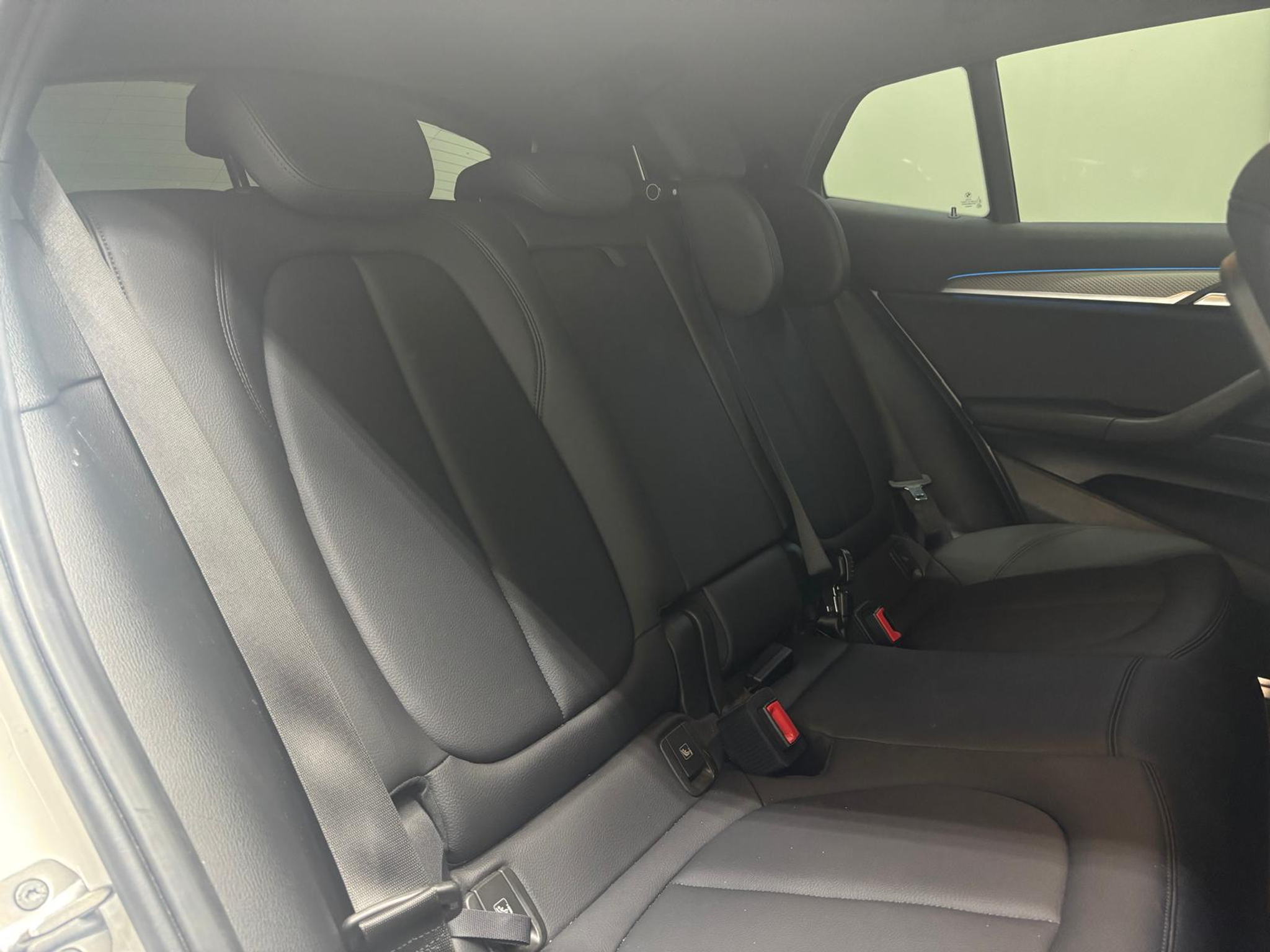 listing desktop thumbnail image 12