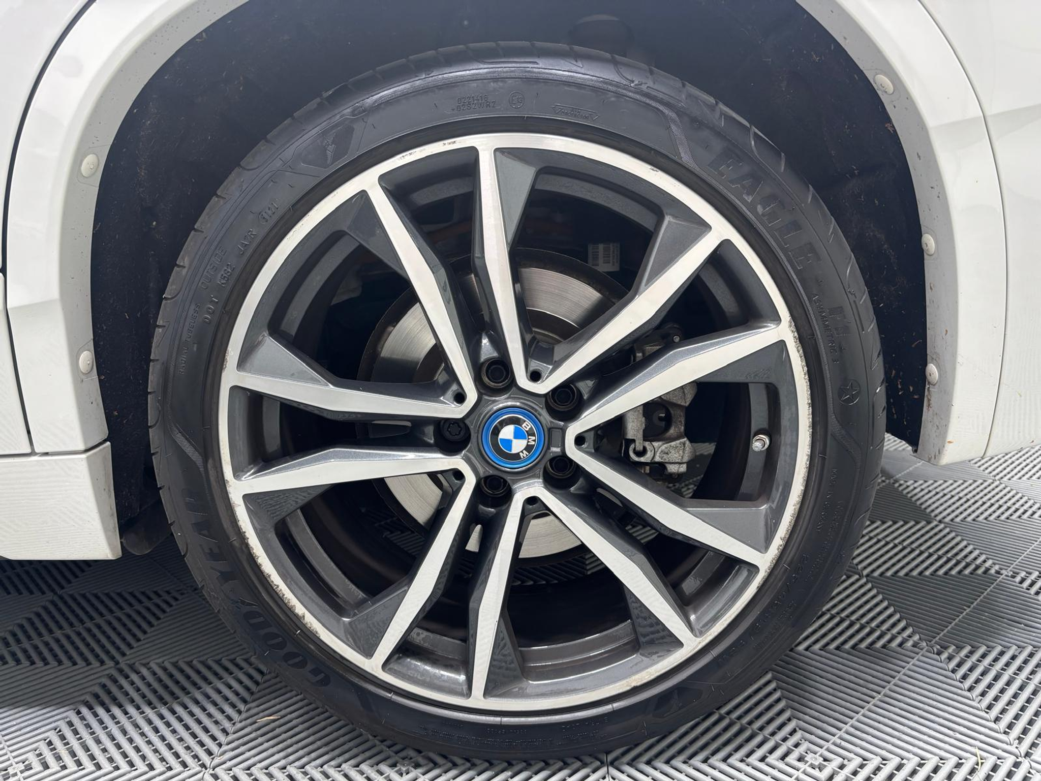 listing desktop thumbnail image 30