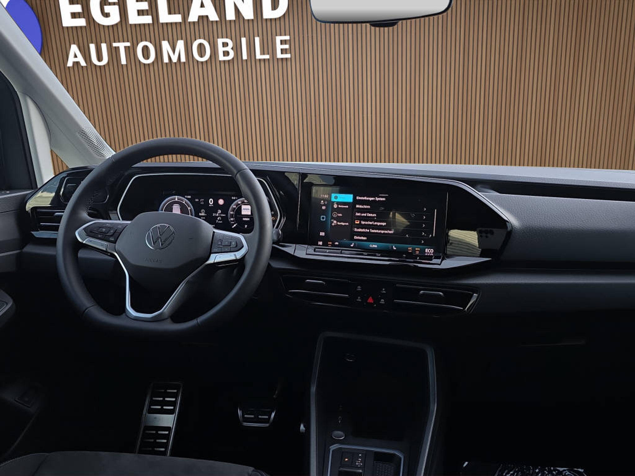 listing desktop thumbnail image 12