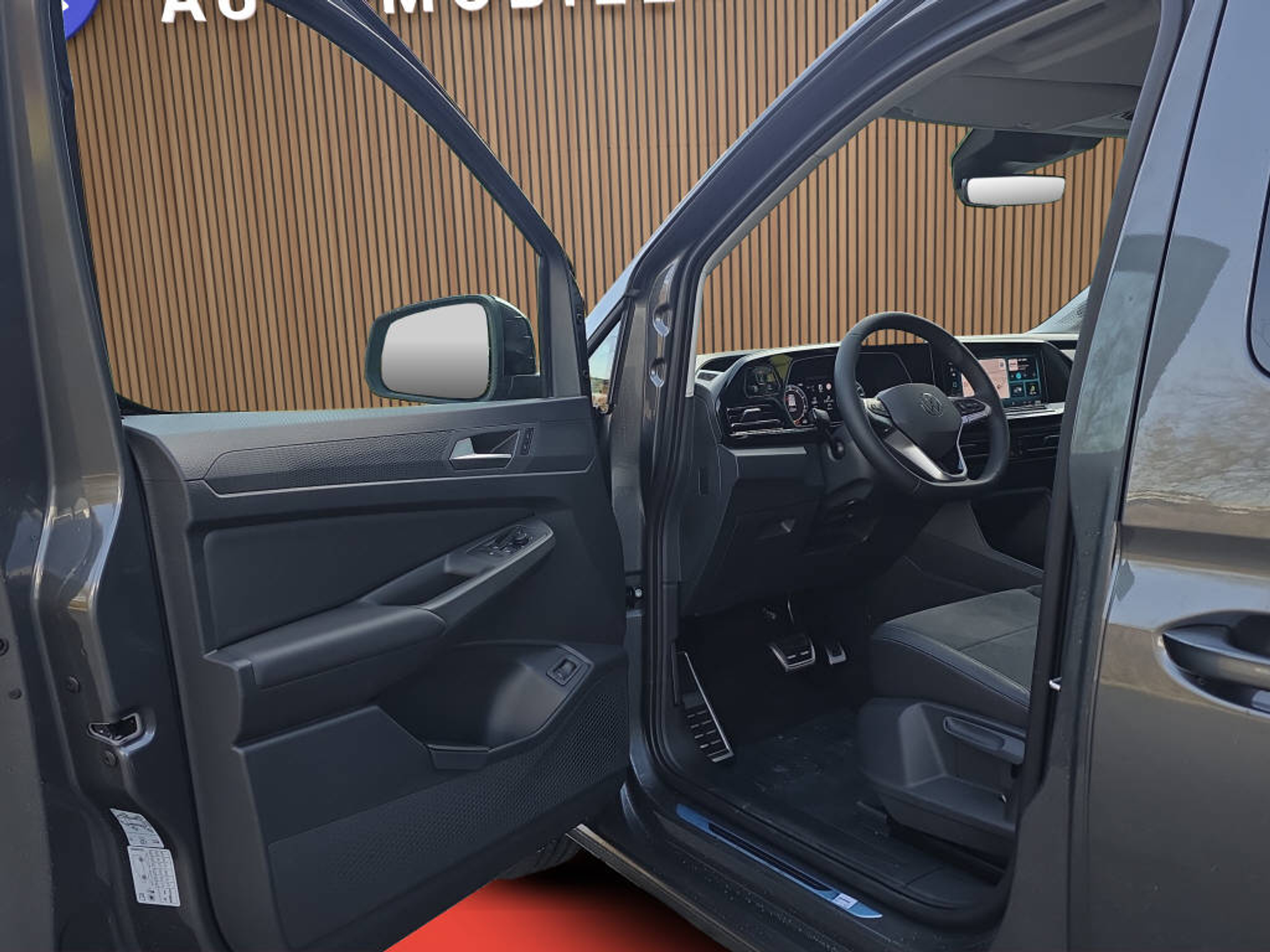 listing desktop thumbnail image 21