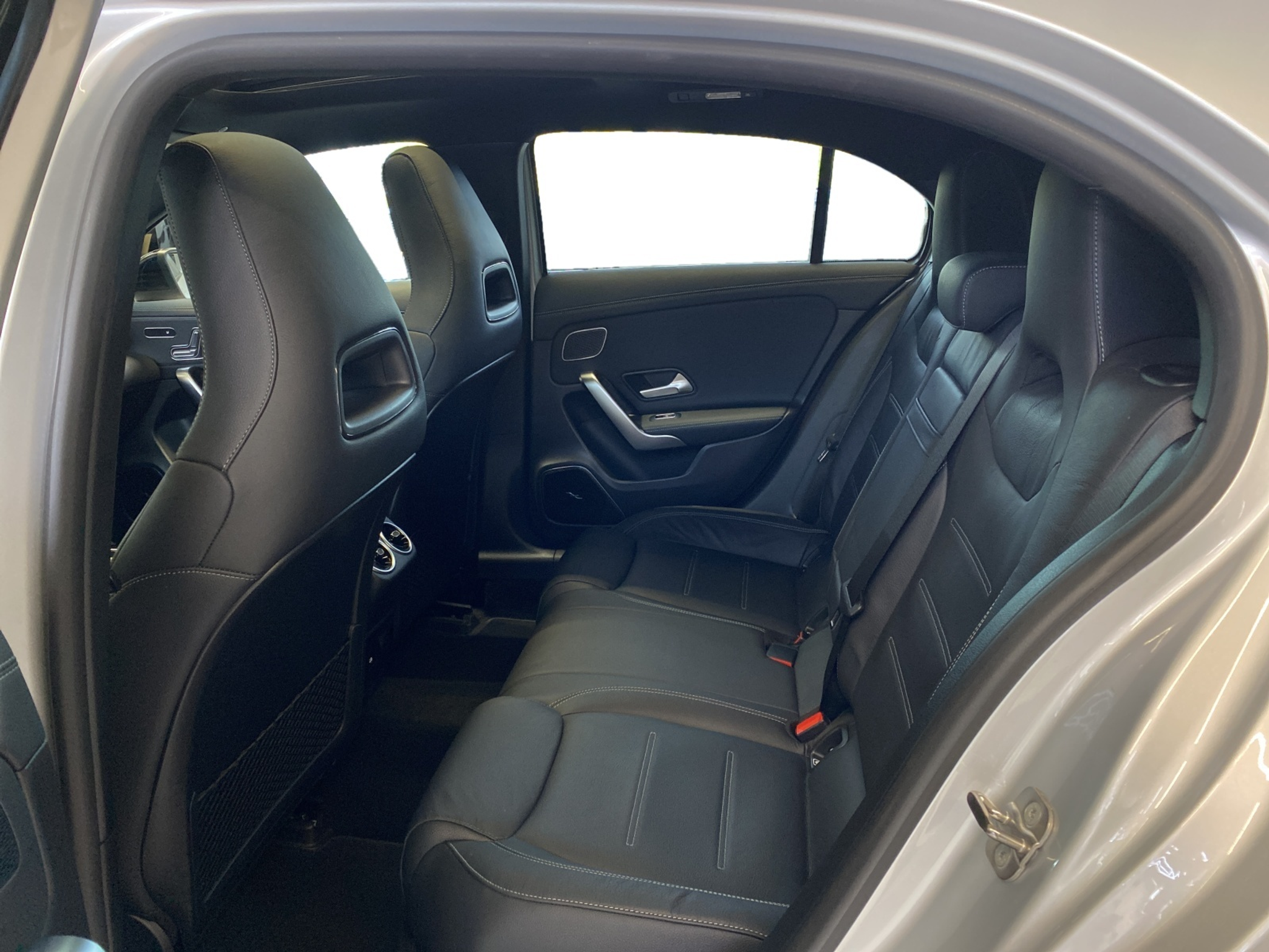 listing desktop thumbnail image 6