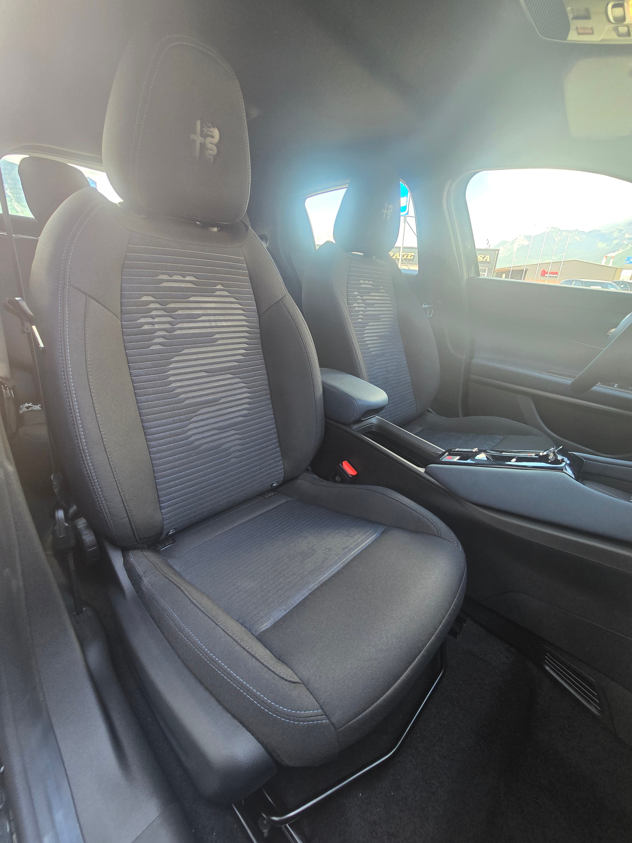 listing desktop thumbnail image 16