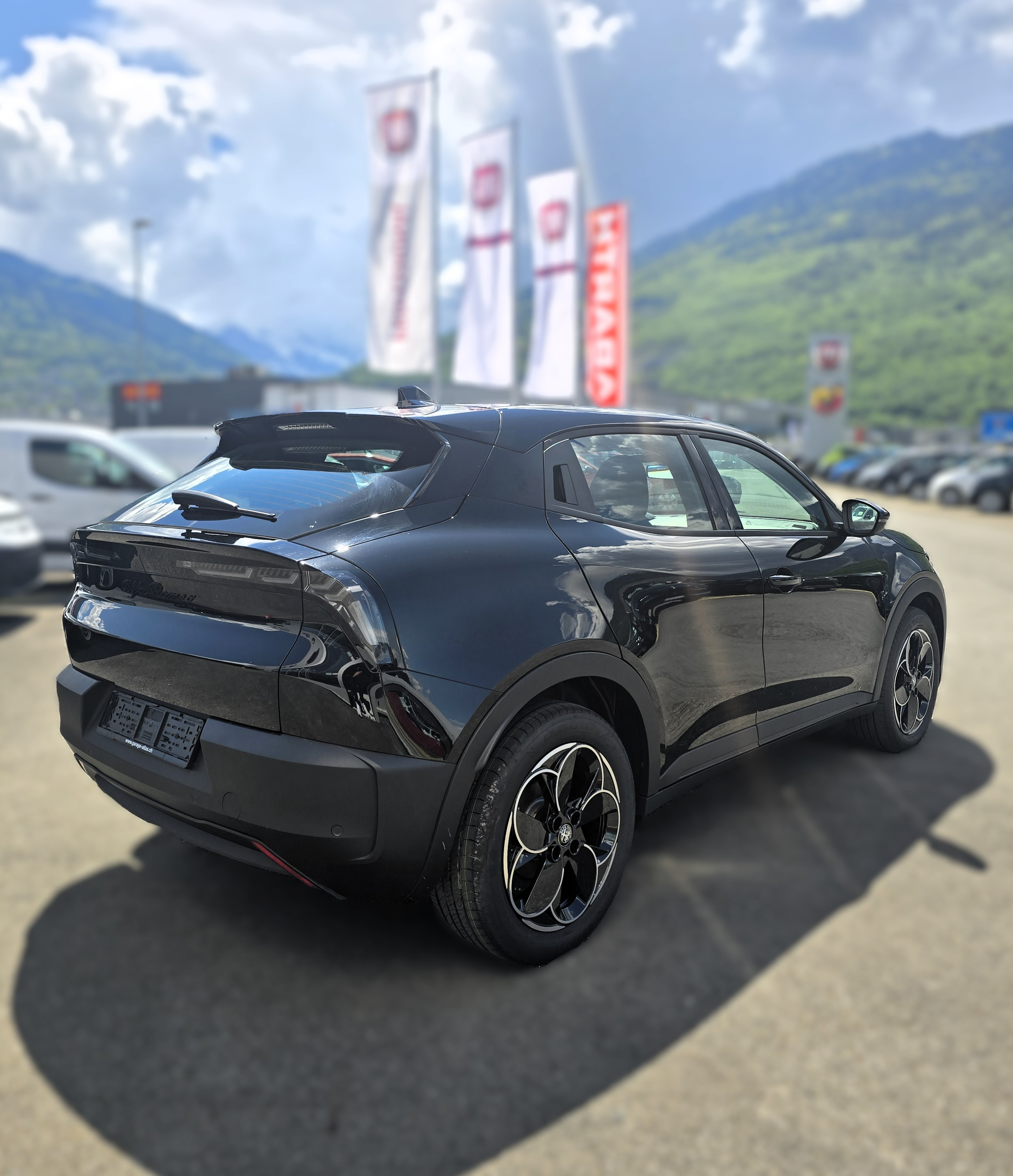 listing desktop thumbnail image 5