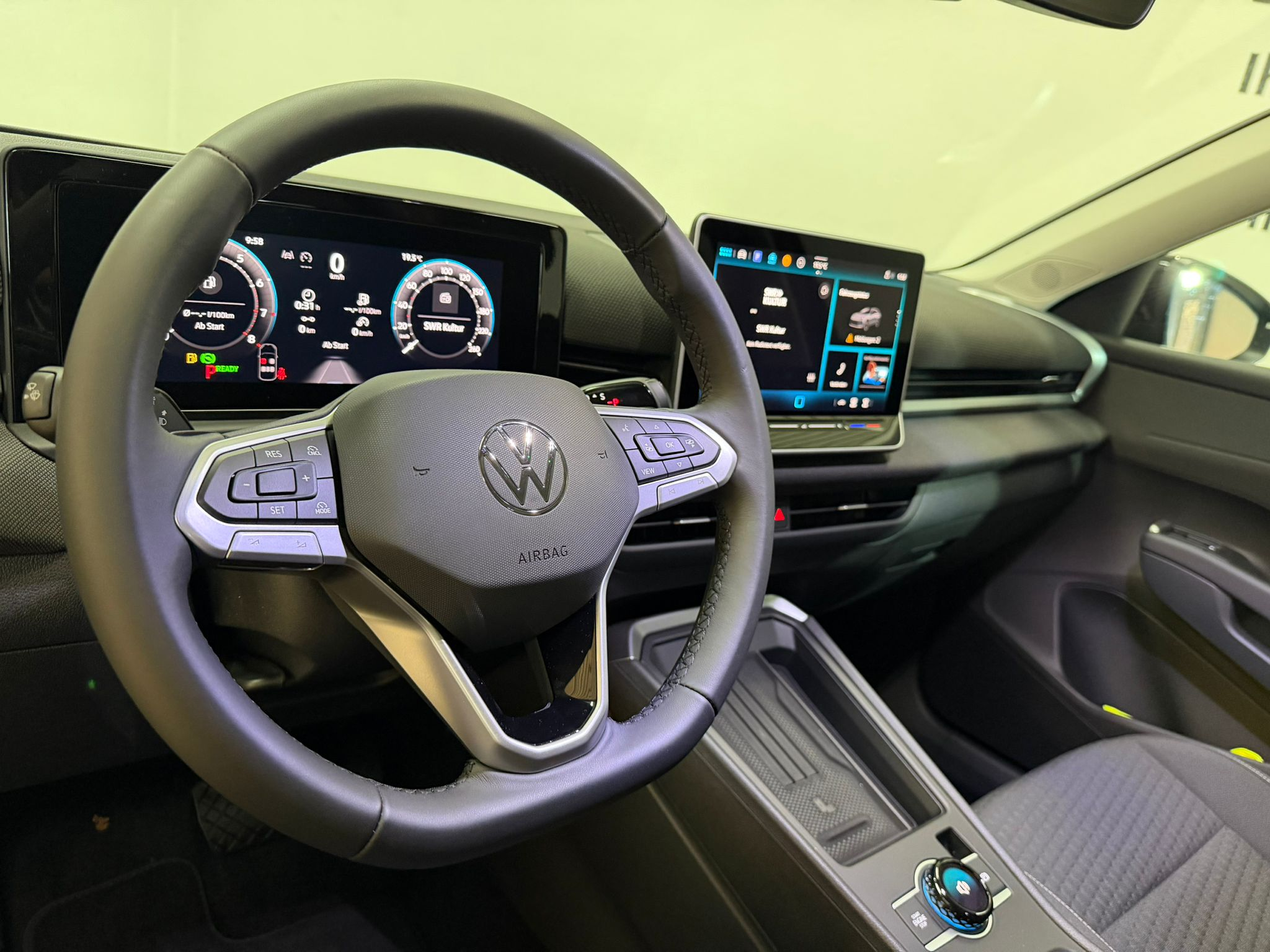 listing desktop thumbnail image 5