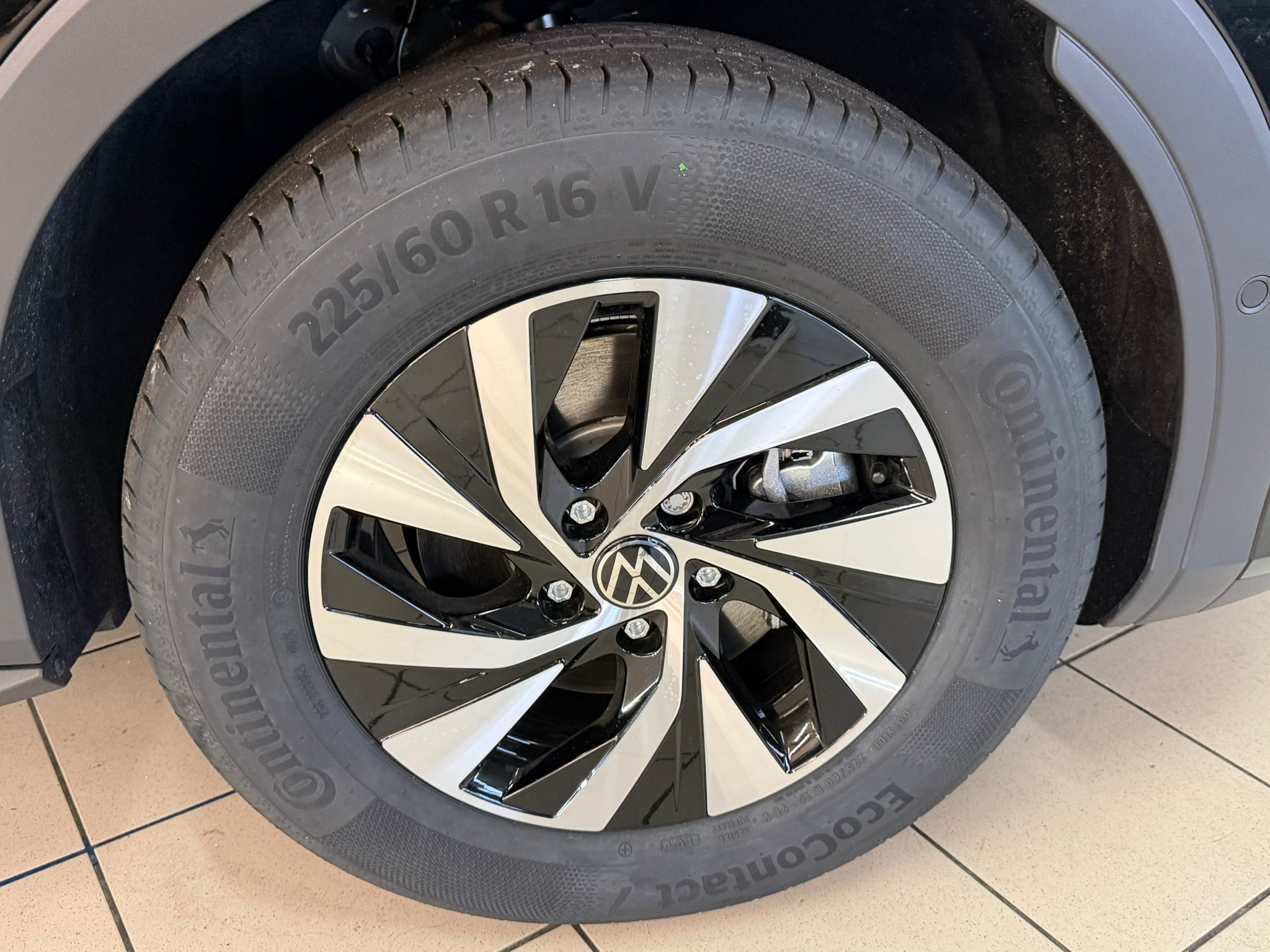 listing desktop thumbnail image 4