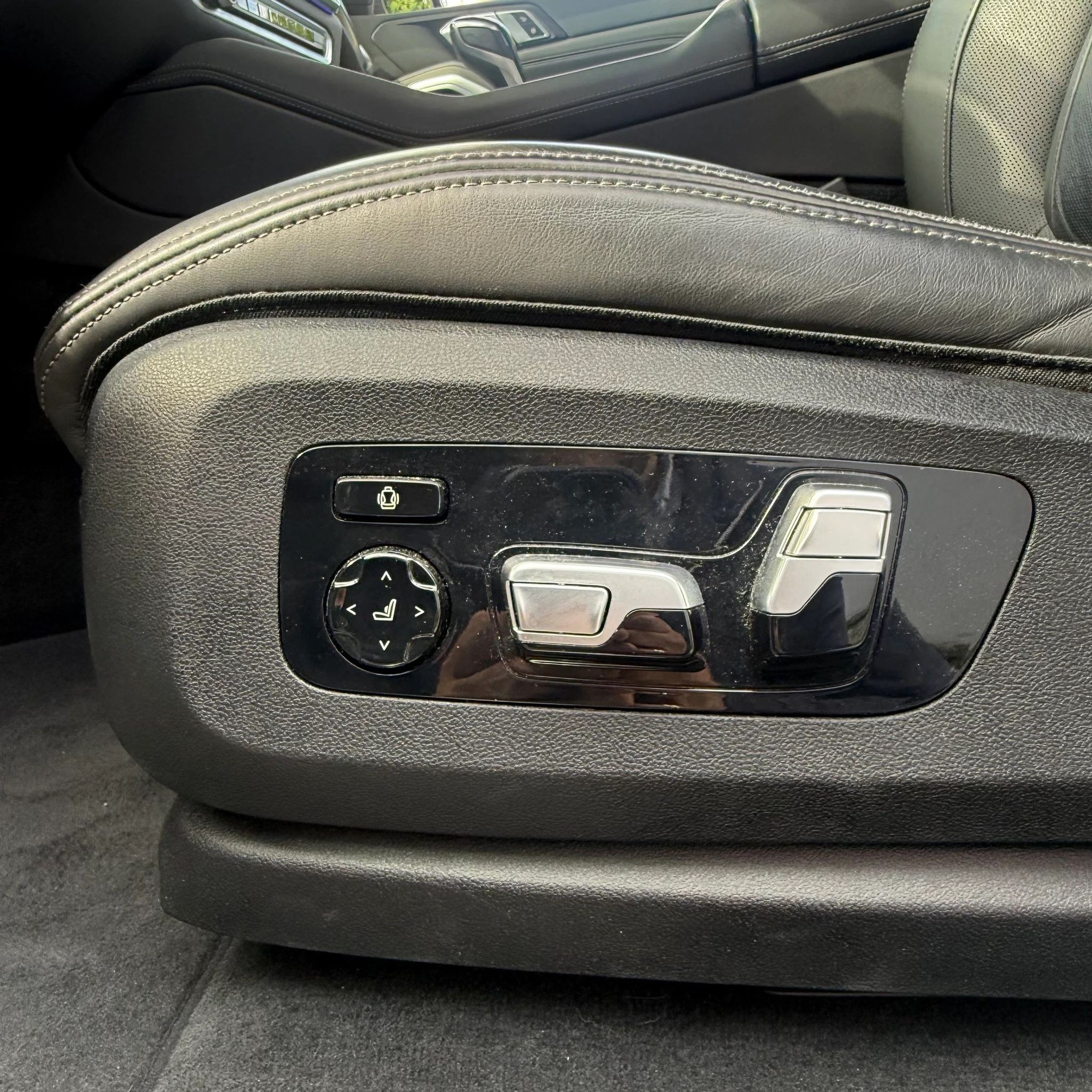 listing desktop thumbnail image 11