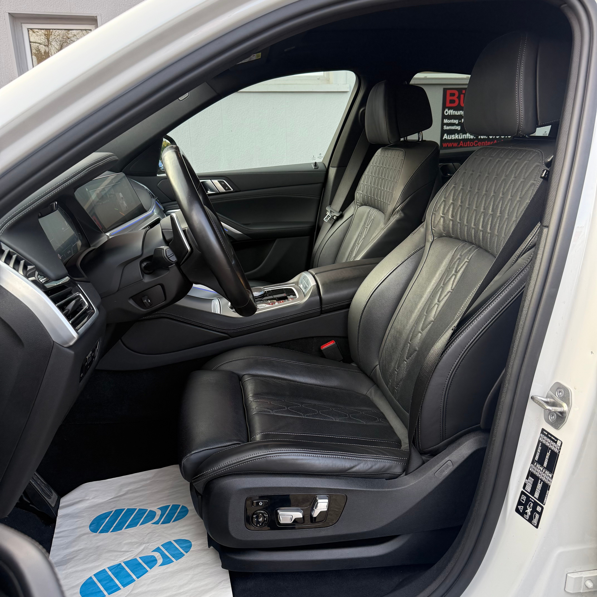 listing desktop thumbnail image 10