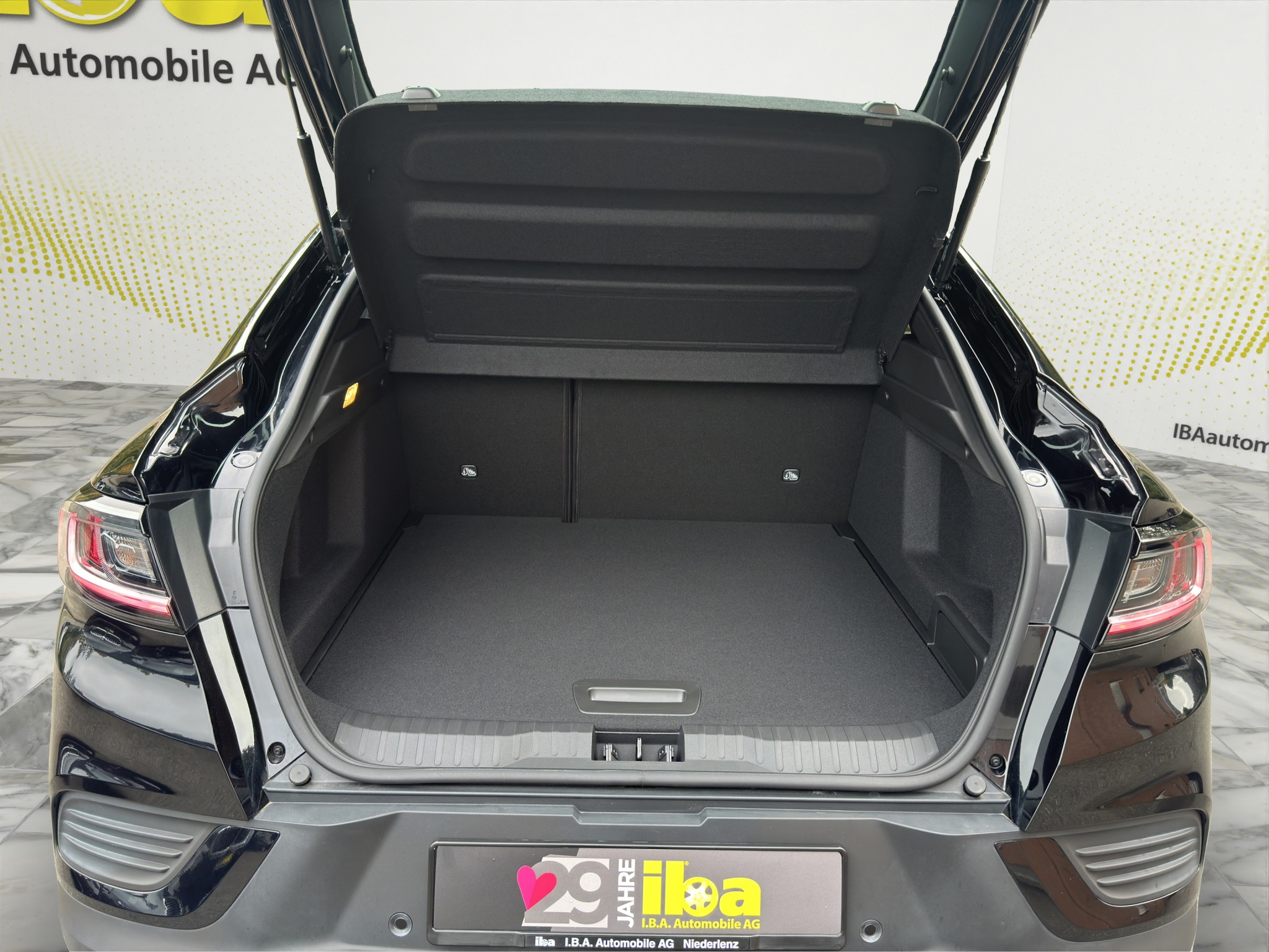 listing desktop thumbnail image 8