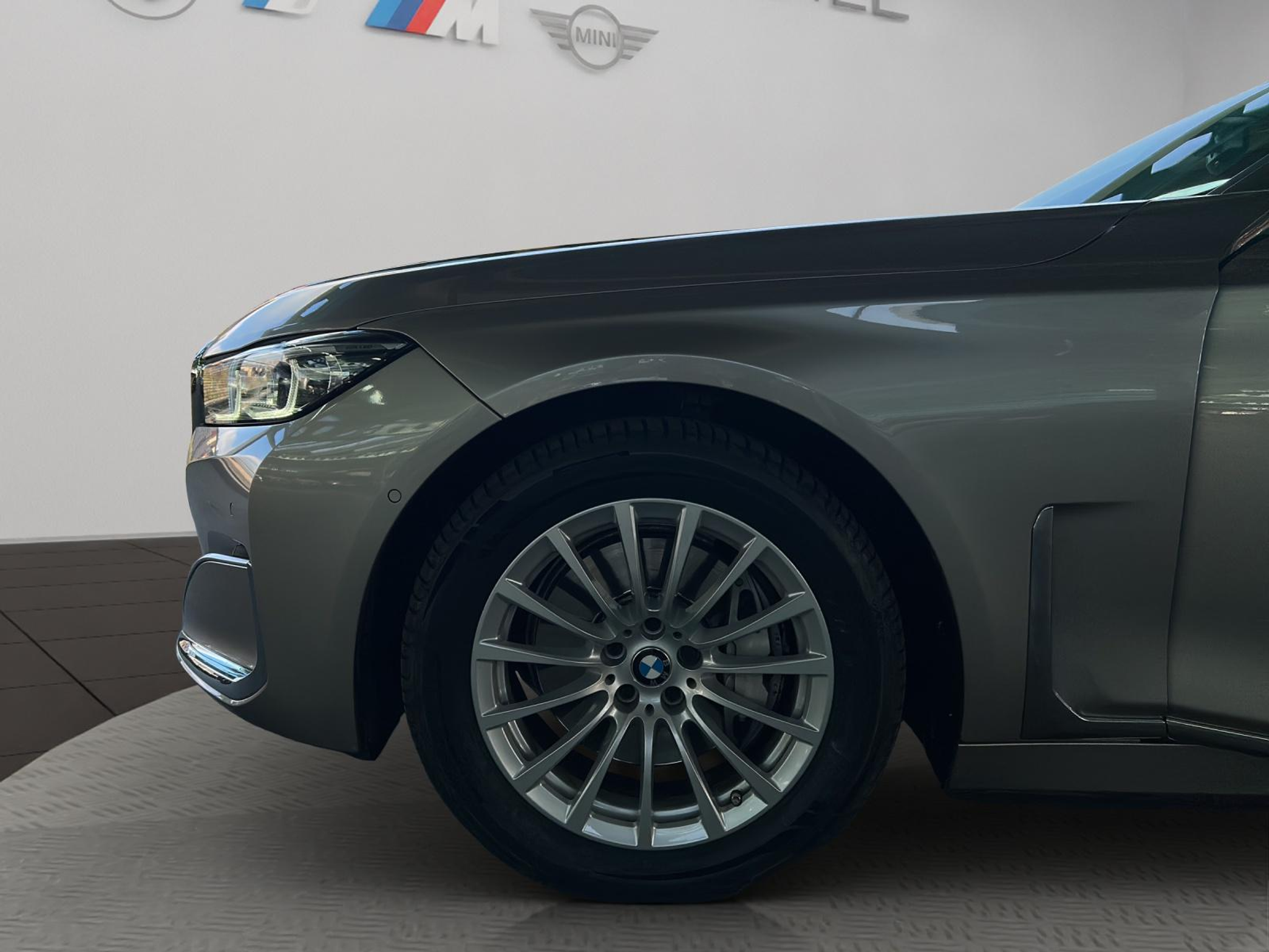 listing desktop thumbnail image 21