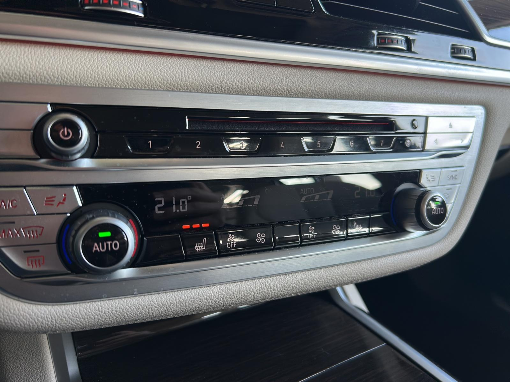 listing desktop thumbnail image 18