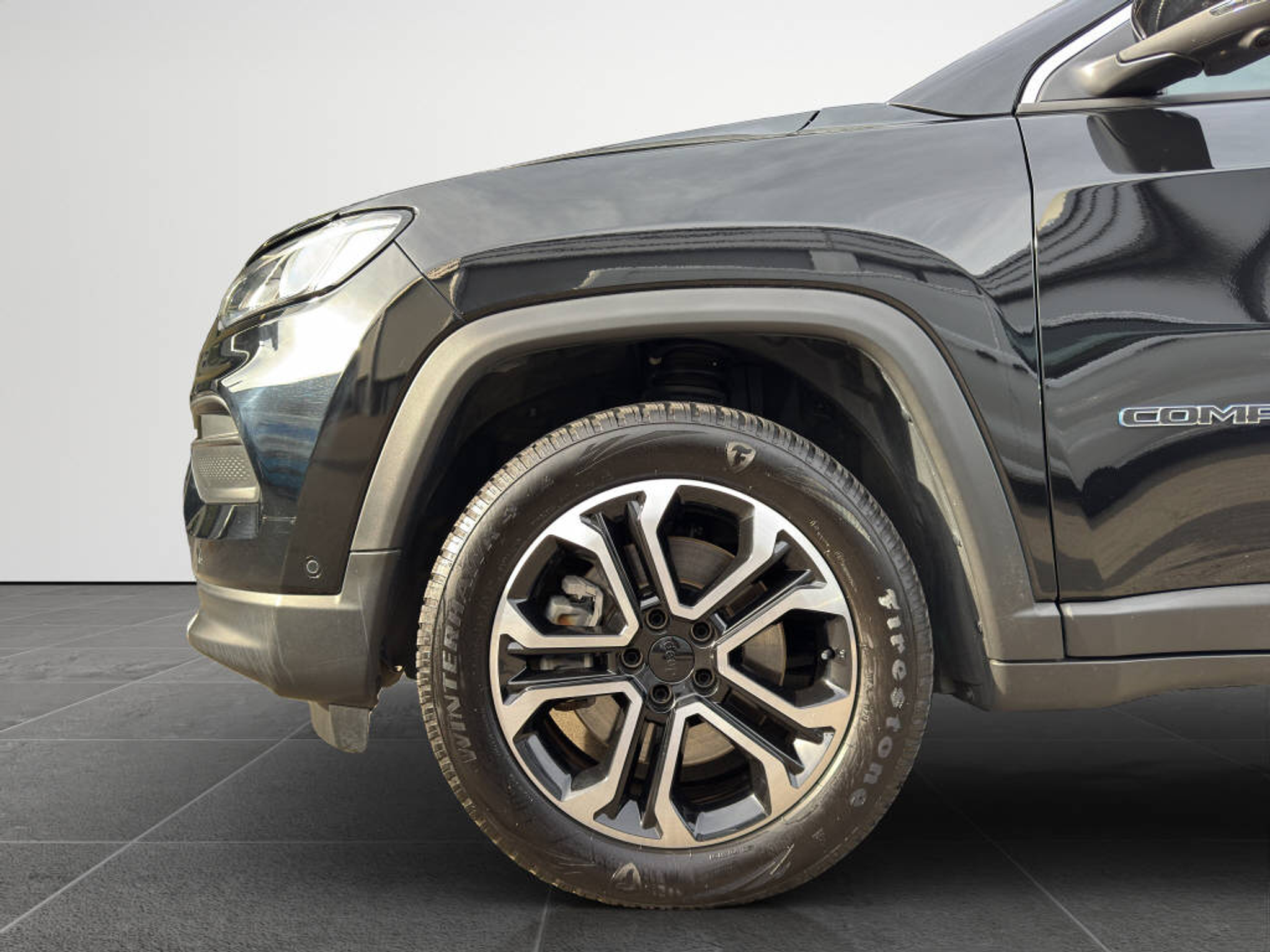 listing desktop thumbnail image 18