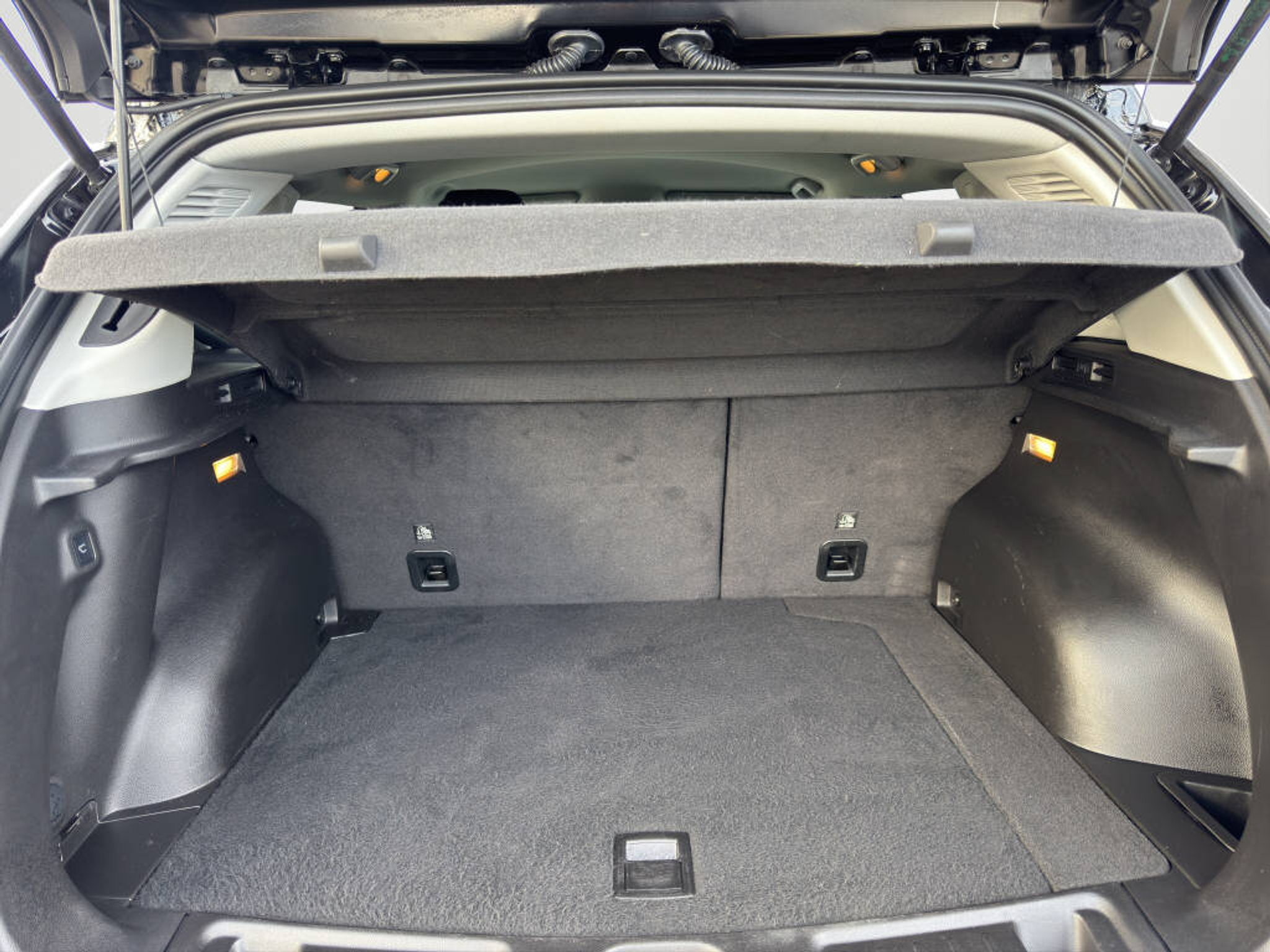 listing desktop thumbnail image 15