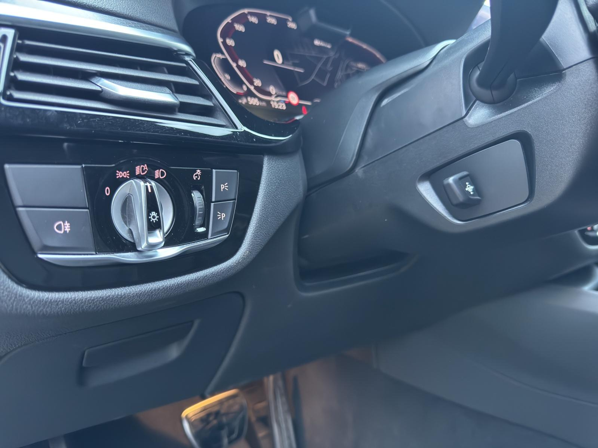 listing desktop thumbnail image 16