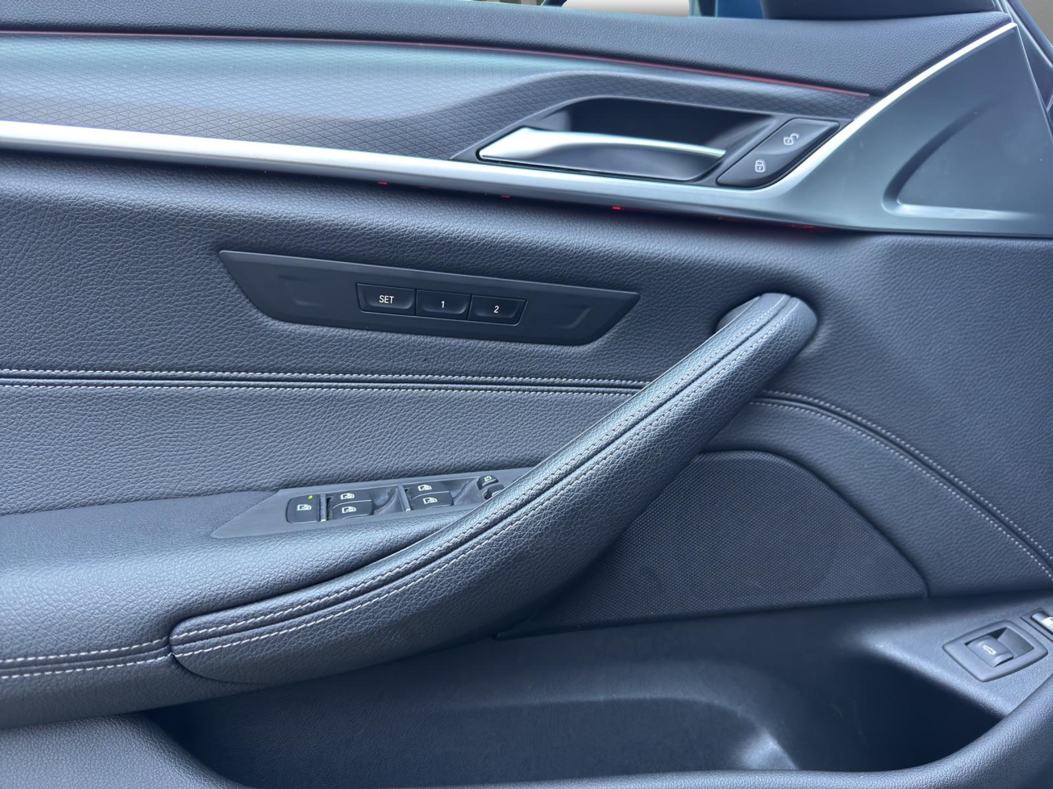 listing desktop thumbnail image 19