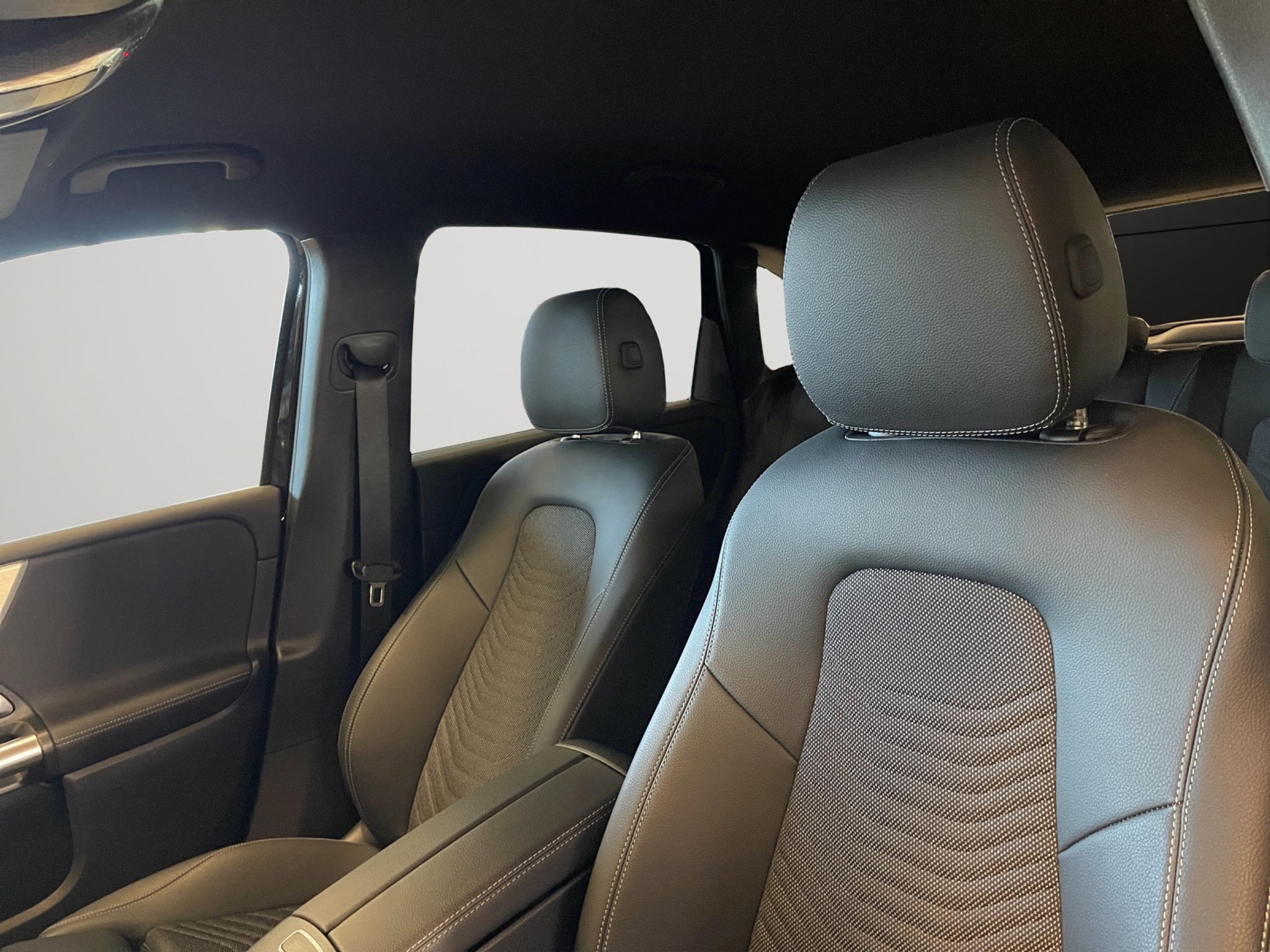 listing desktop thumbnail image 9