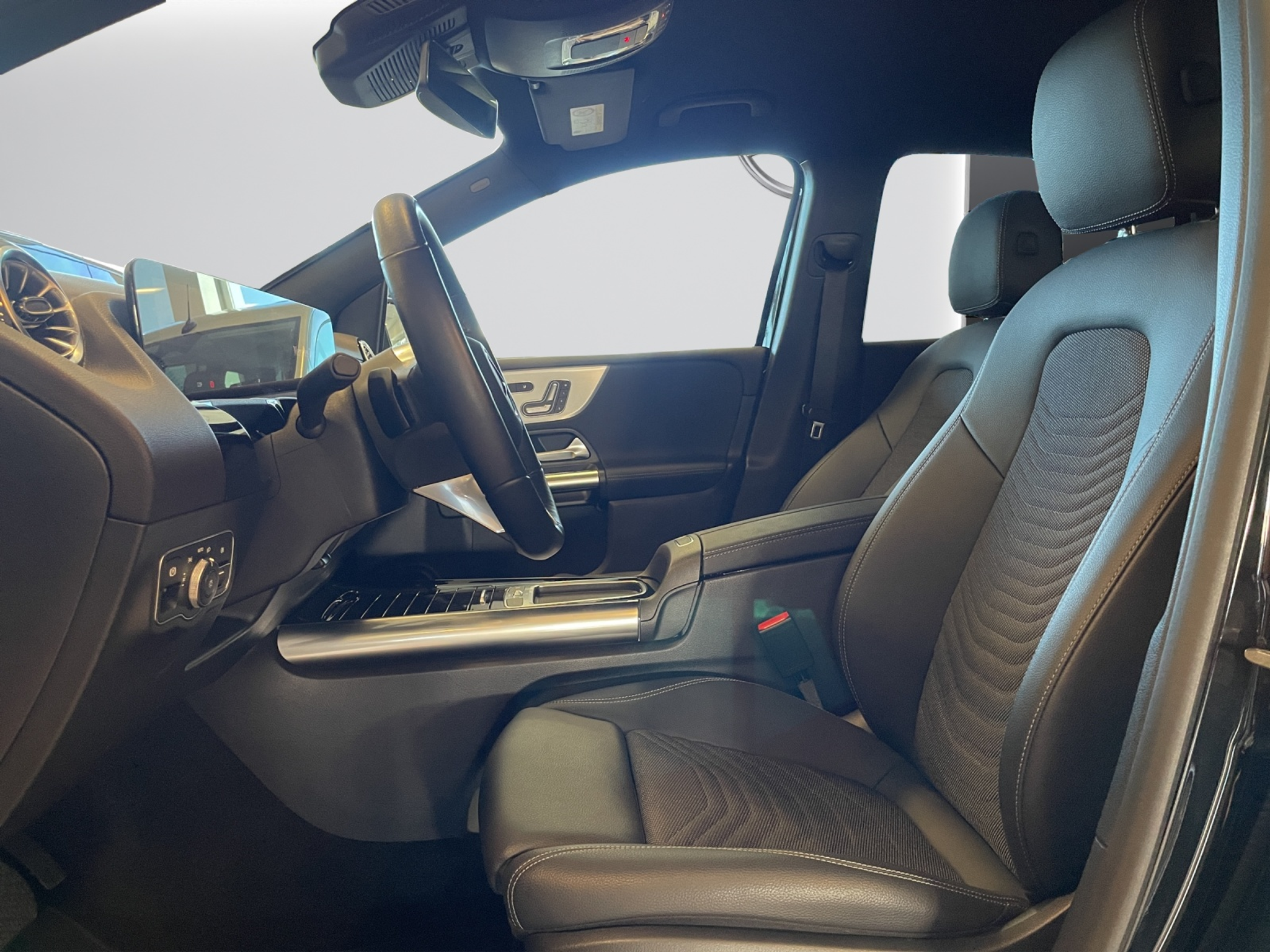 listing desktop thumbnail image 7