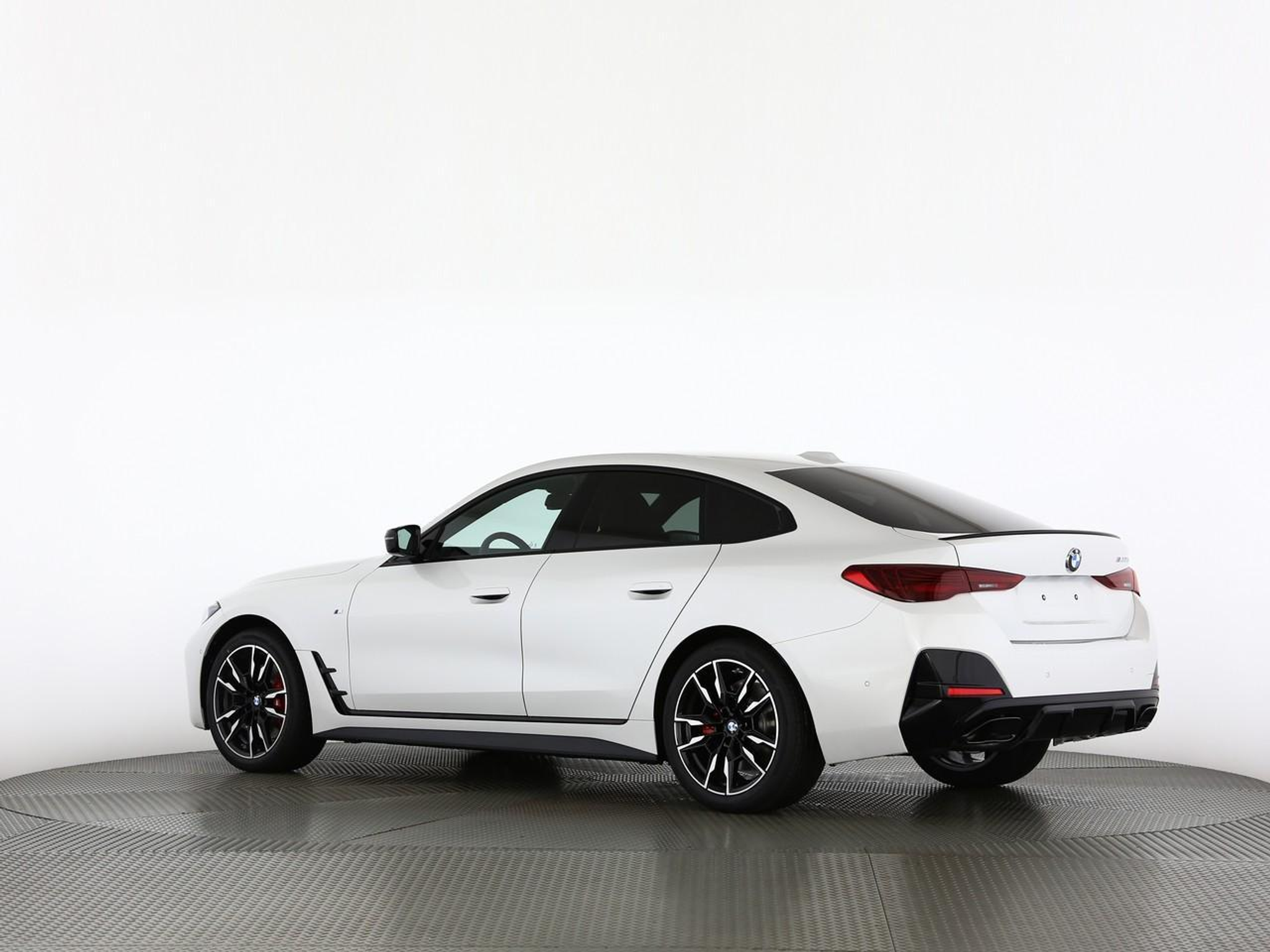 listing desktop thumbnail image 4