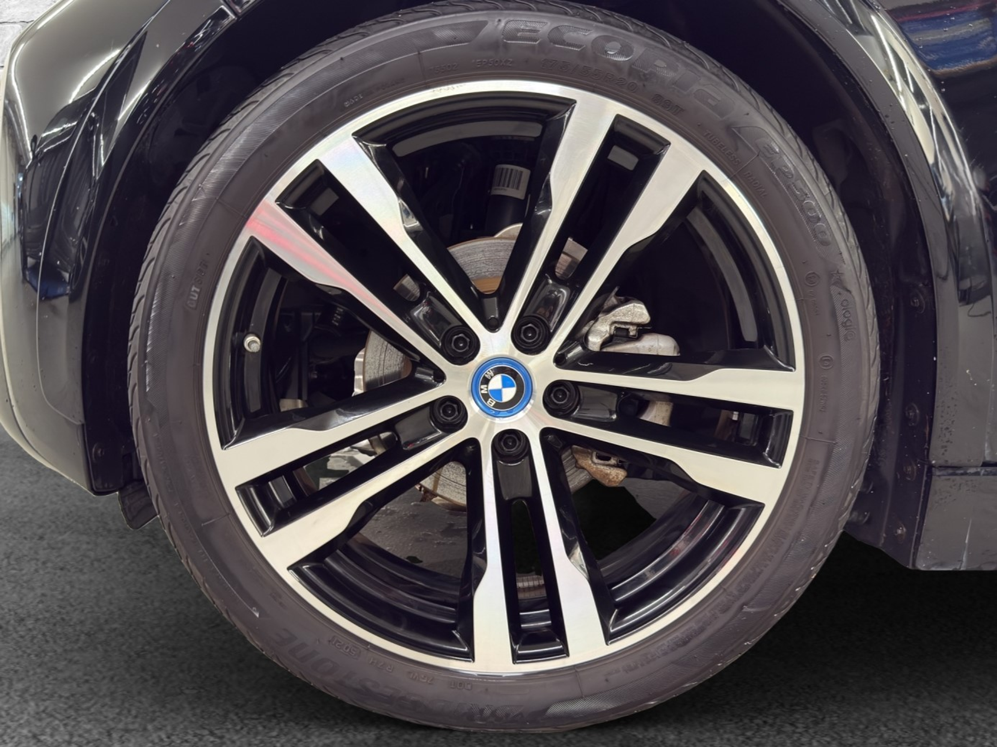 listing desktop thumbnail image 8