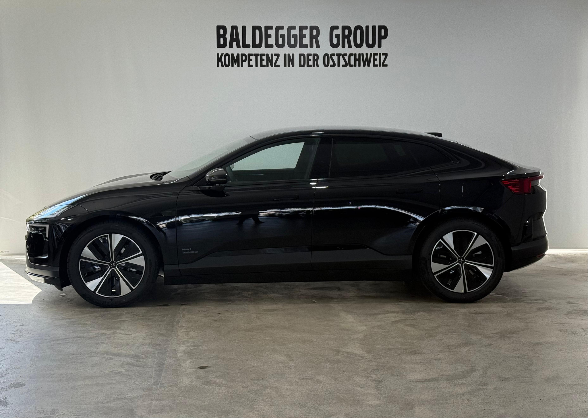 listing desktop thumbnail image 1