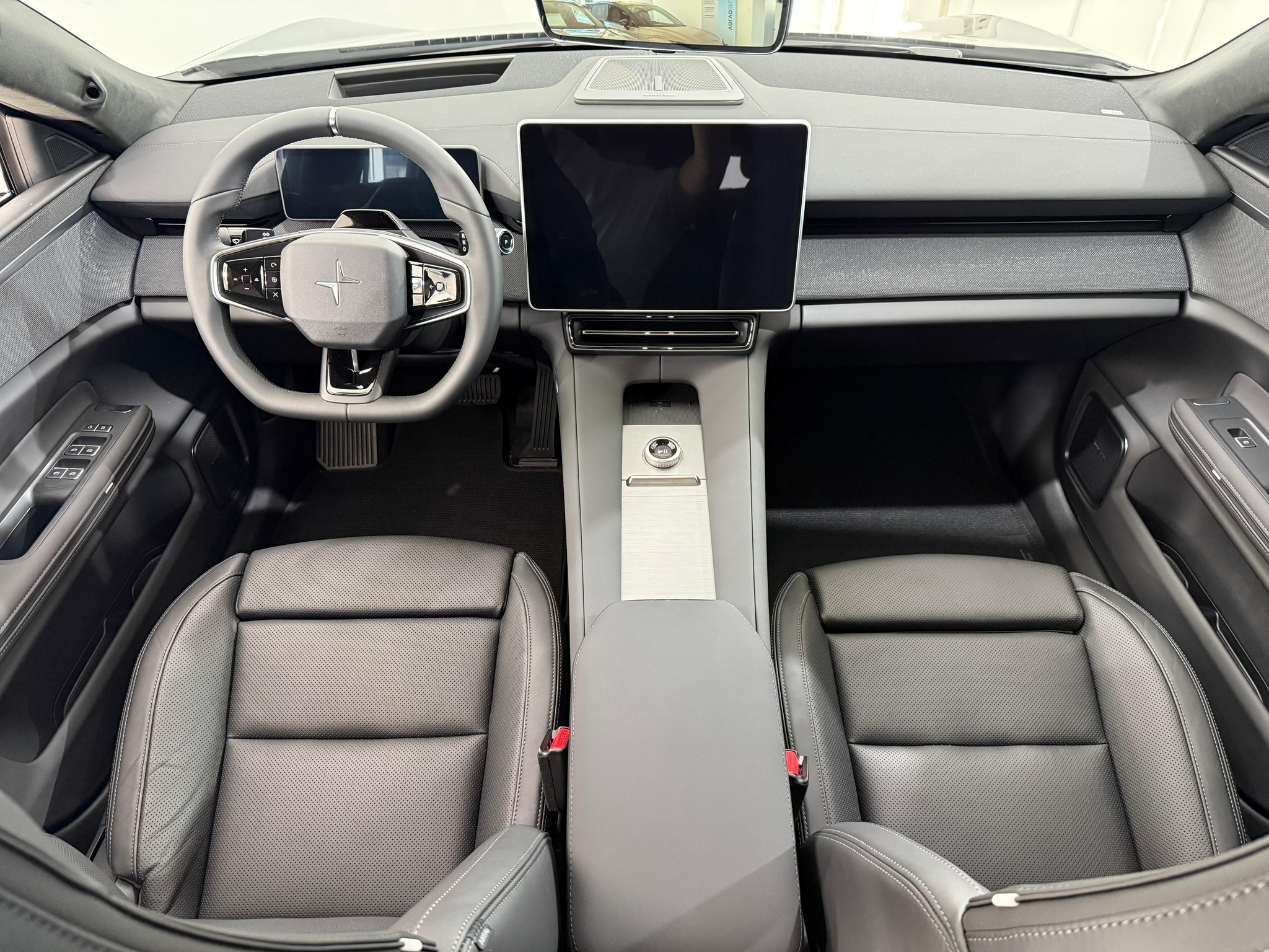 listing desktop thumbnail image 4