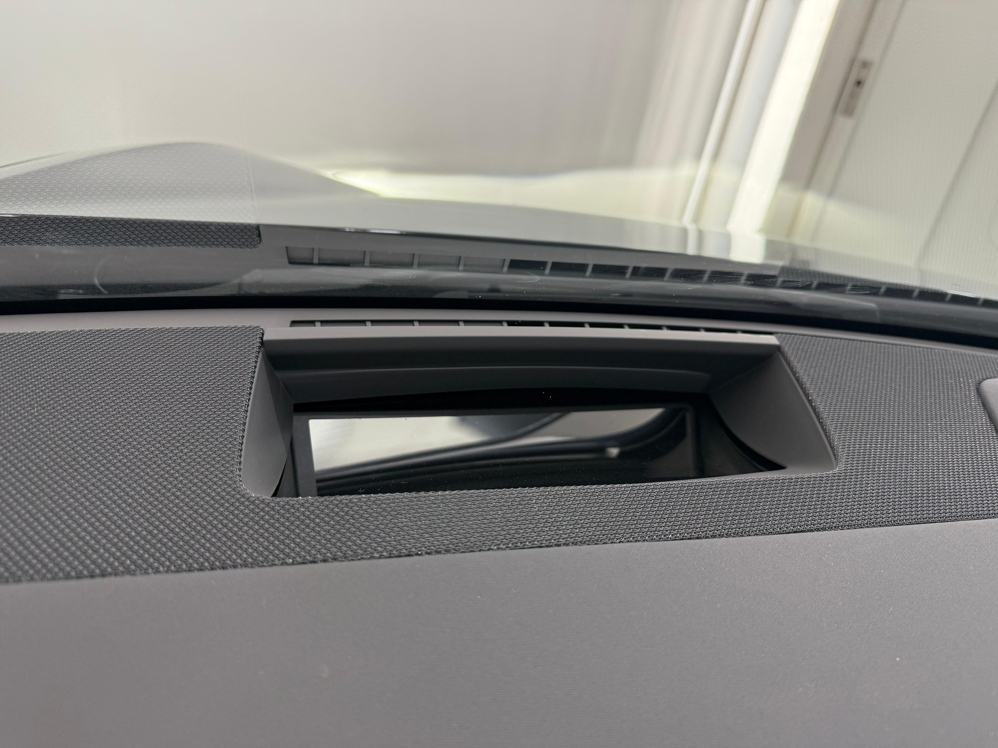 listing desktop thumbnail image 10