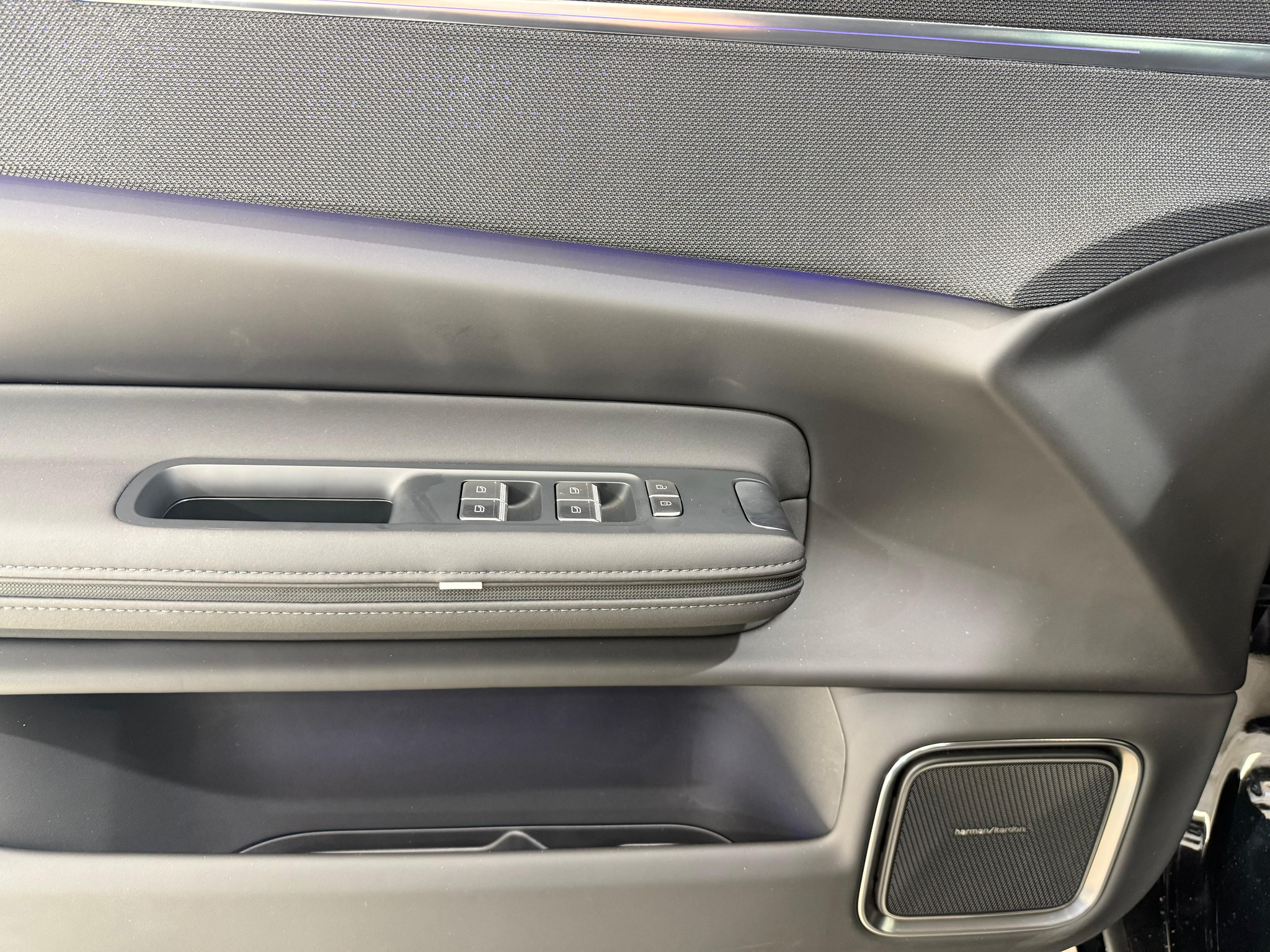 listing desktop thumbnail image 13