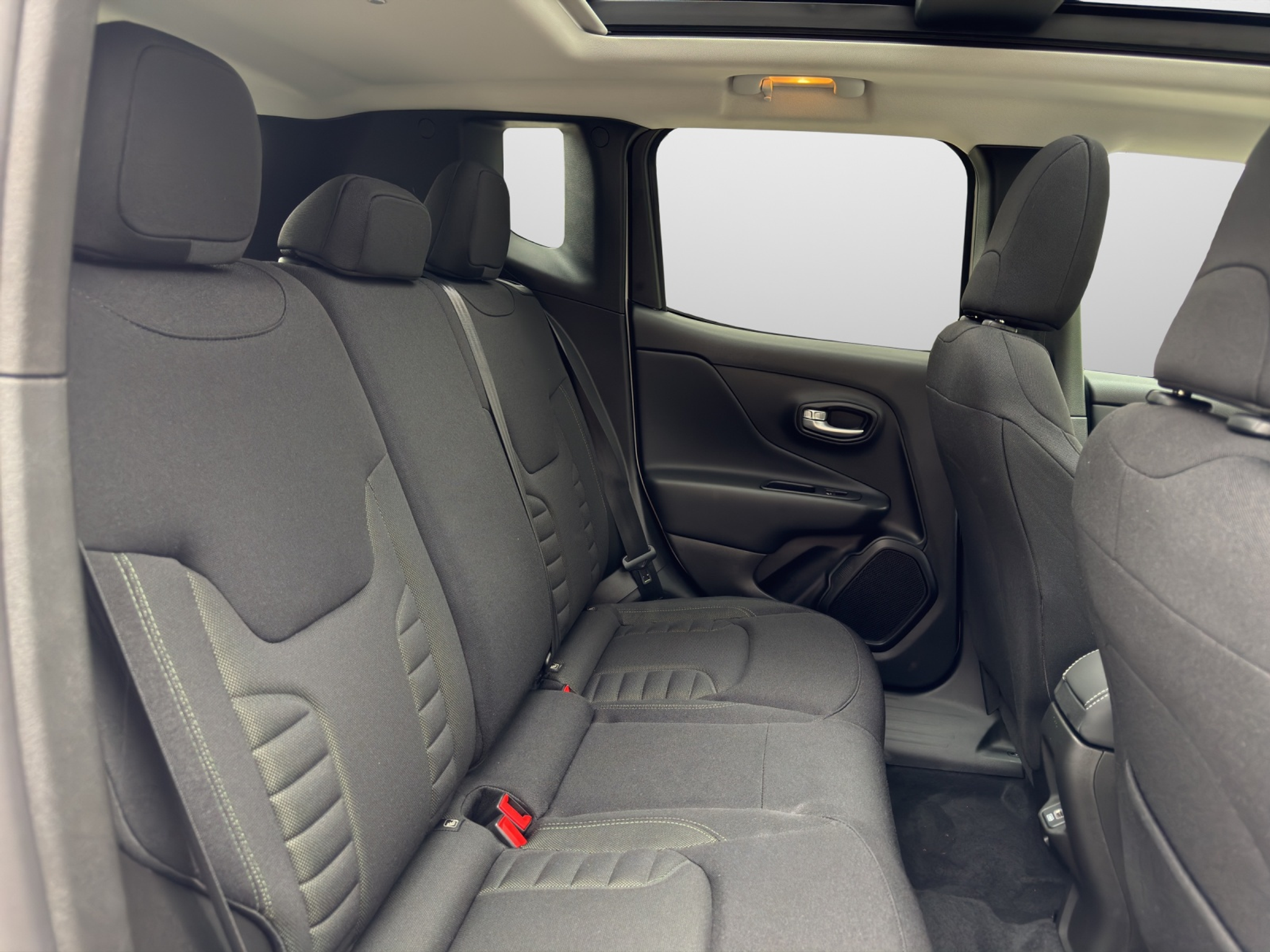 listing desktop thumbnail image 12